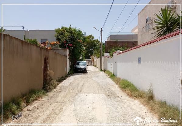 La Soukra&nbsp;Chotrana 3&nbsp;Terrain&nbsp;Terrain nu&nbsp;Terrain pr�s vitatop chotrana 3