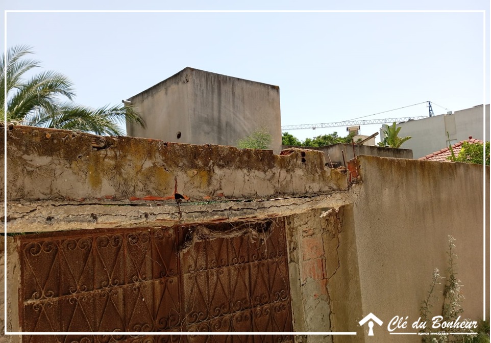 La Soukra&nbsp;Chotrana 3&nbsp;Terrain&nbsp;Terrain nu&nbsp;Terrain pr�s vitatop chotrana 3