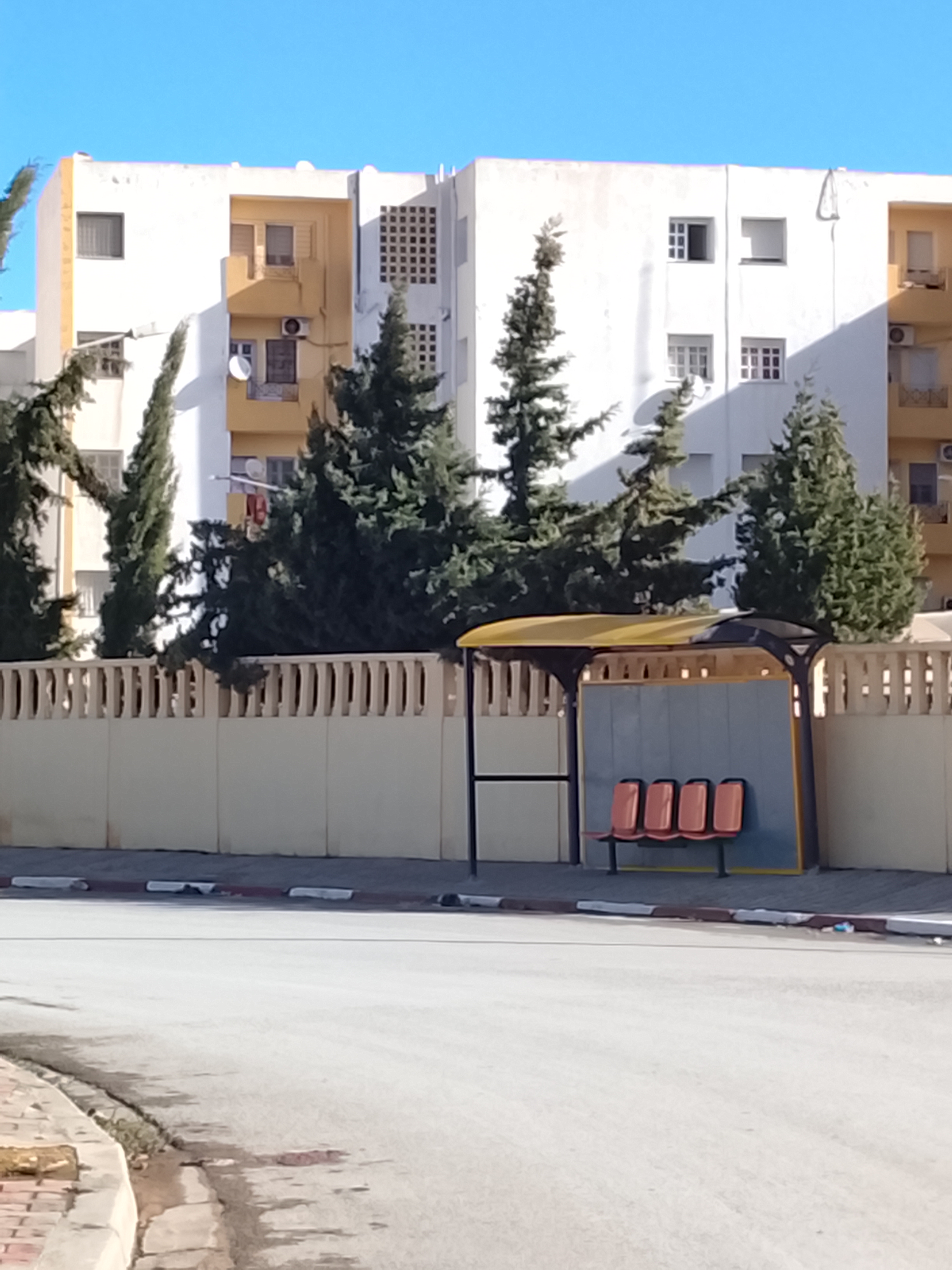 Raoued&nbsp;Cite Ennour Jaafar&nbsp;Location&nbsp;Appart. 3 pi�ces&nbsp;Appartement 1 etage