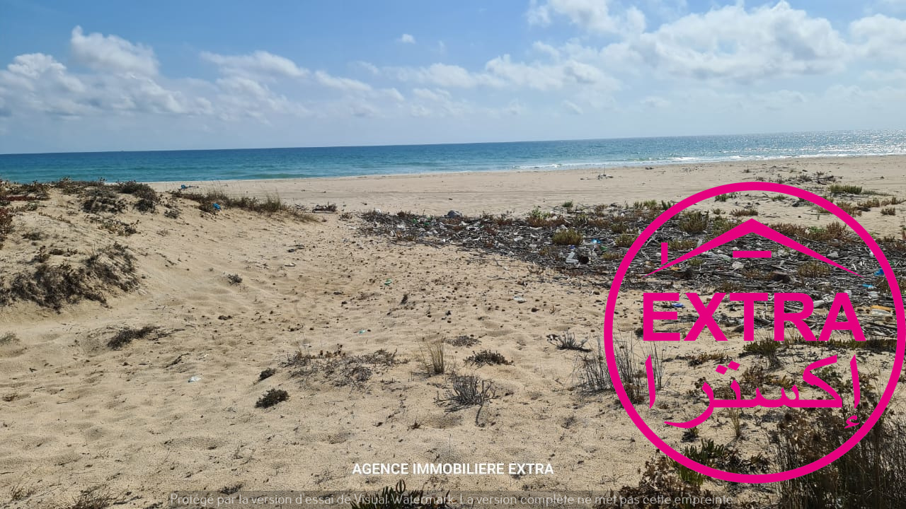 Menzel Temime&nbsp;Menzel Temime&nbsp;Terrain&nbsp;Terrain nu&nbsp;Errain pieds dans l'eau a menzel temime