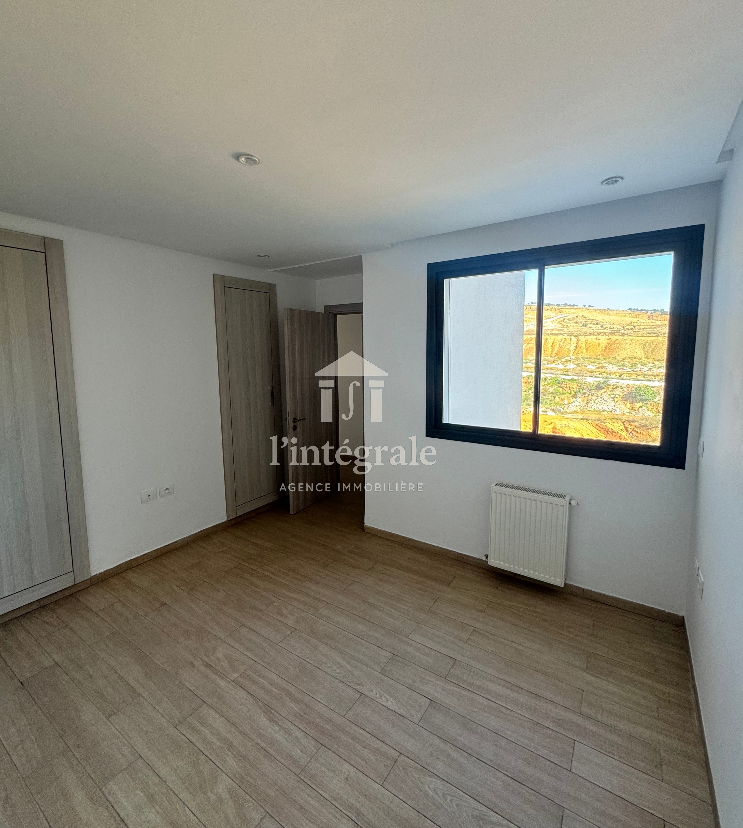 Ariana Ville&nbsp;Cite Ennasr 2&nbsp;Location&nbsp;Appart. 2 pi�ces&nbsp;Spacieux s1 de tr�s haut standing