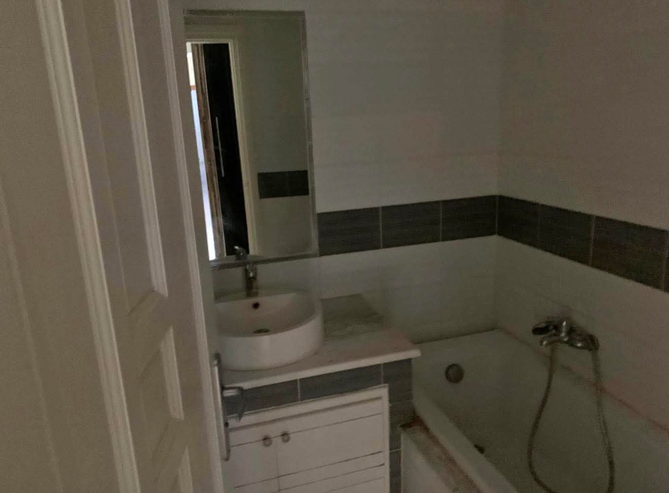 Cite El Khadra&nbsp;Zone urbaine nord&nbsp;Location&nbsp;Appart. 2 pi�ces&nbsp;Un appart s 1 centre urbain nord