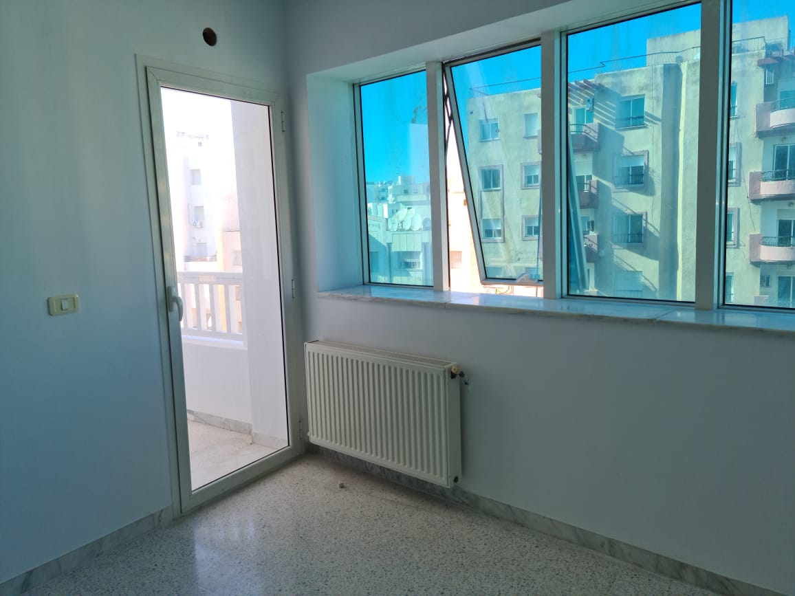 Ariana Ville&nbsp;Cite Ennasr 2&nbsp;Location&nbsp;Appart. 4 pi�ces&nbsp;Appartement s 3 cit� nasr