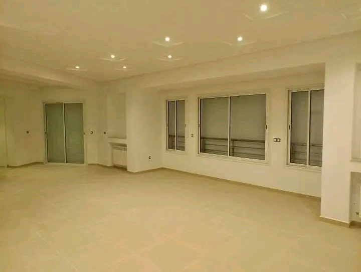 Mnihla&nbsp;Jardins d'el Menzah&nbsp;Location&nbsp;Appart. 4 pi�ces&nbsp;�tage de villa s 3 jardin d'el menzah