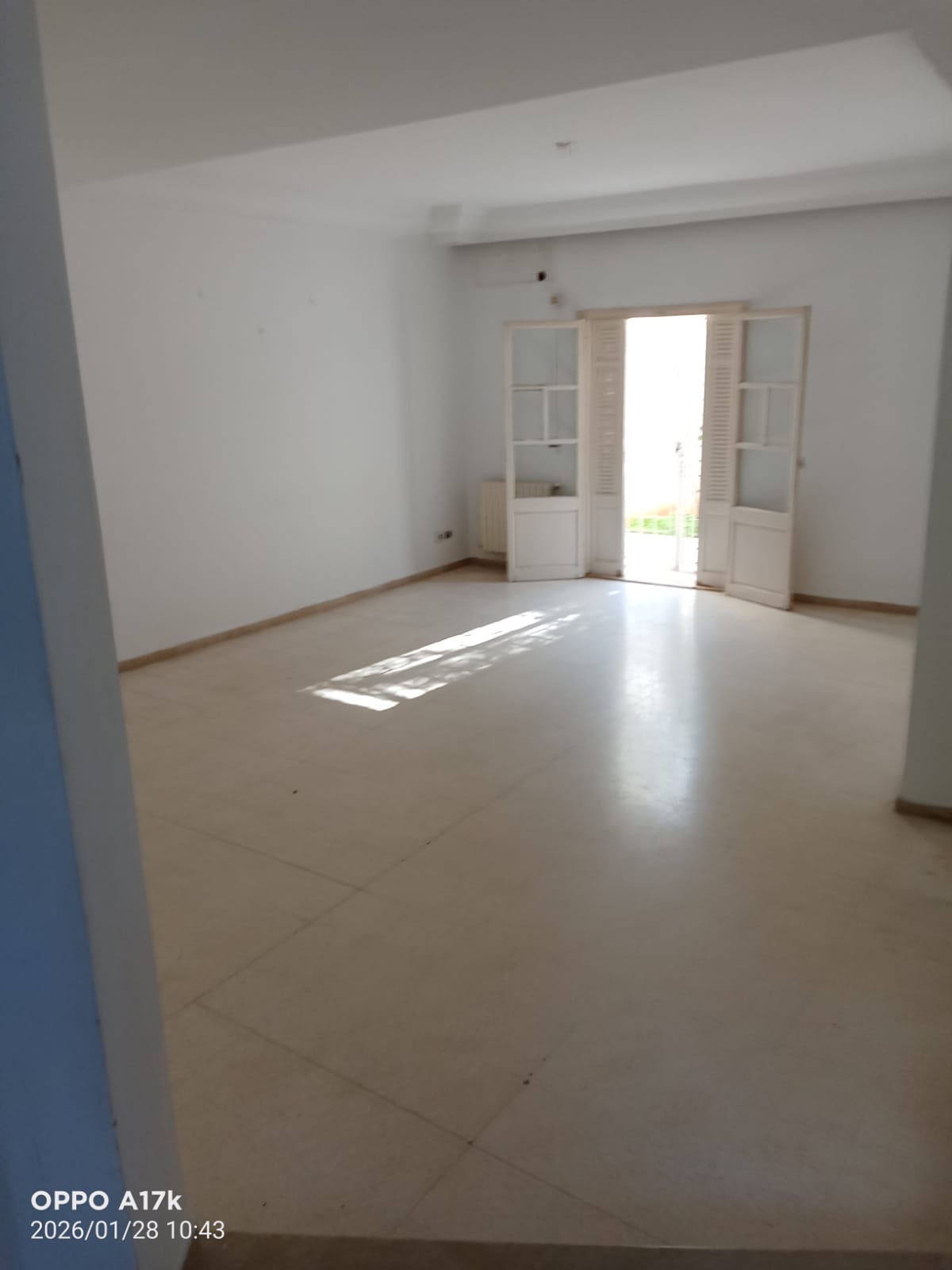 Ariana Ville&nbsp;Cite Ennasr 2&nbsp;Location&nbsp;Appart. 4 pi�ces&nbsp;Rez de chauss�e d'une villa s 3 cit� nasr 1