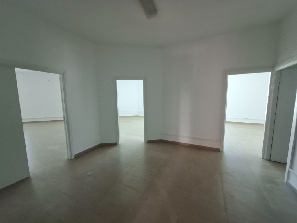 Fouchana&nbsp;Zone Industrielle El Meghira&nbsp;Bureaux & Commerces&nbsp;Bureau&nbsp;Bureau 200 m el mghira