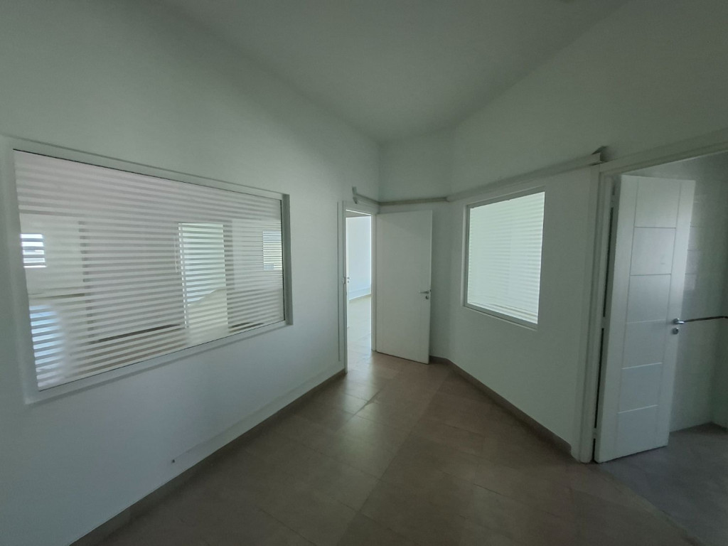 Fouchana&nbsp;Zone Industrielle El Meghira&nbsp;Bureaux & Commerces&nbsp;Bureau&nbsp;Bureau 200 m el mghira