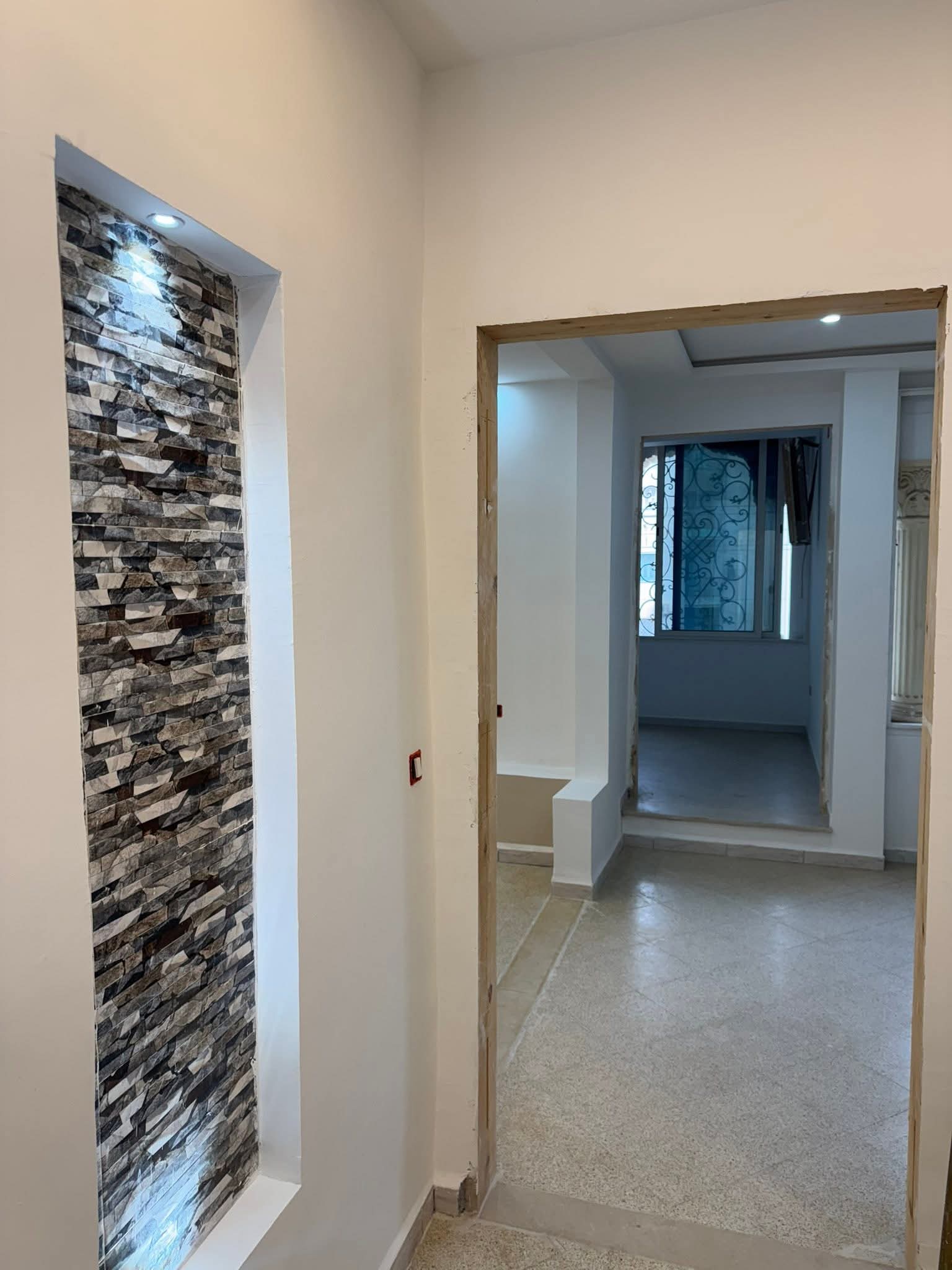 El Mourouj&nbsp;El Mourouj&nbsp;Location&nbsp;Appart. 3 pi�ces&nbsp;Local en face m�tro mourouj3