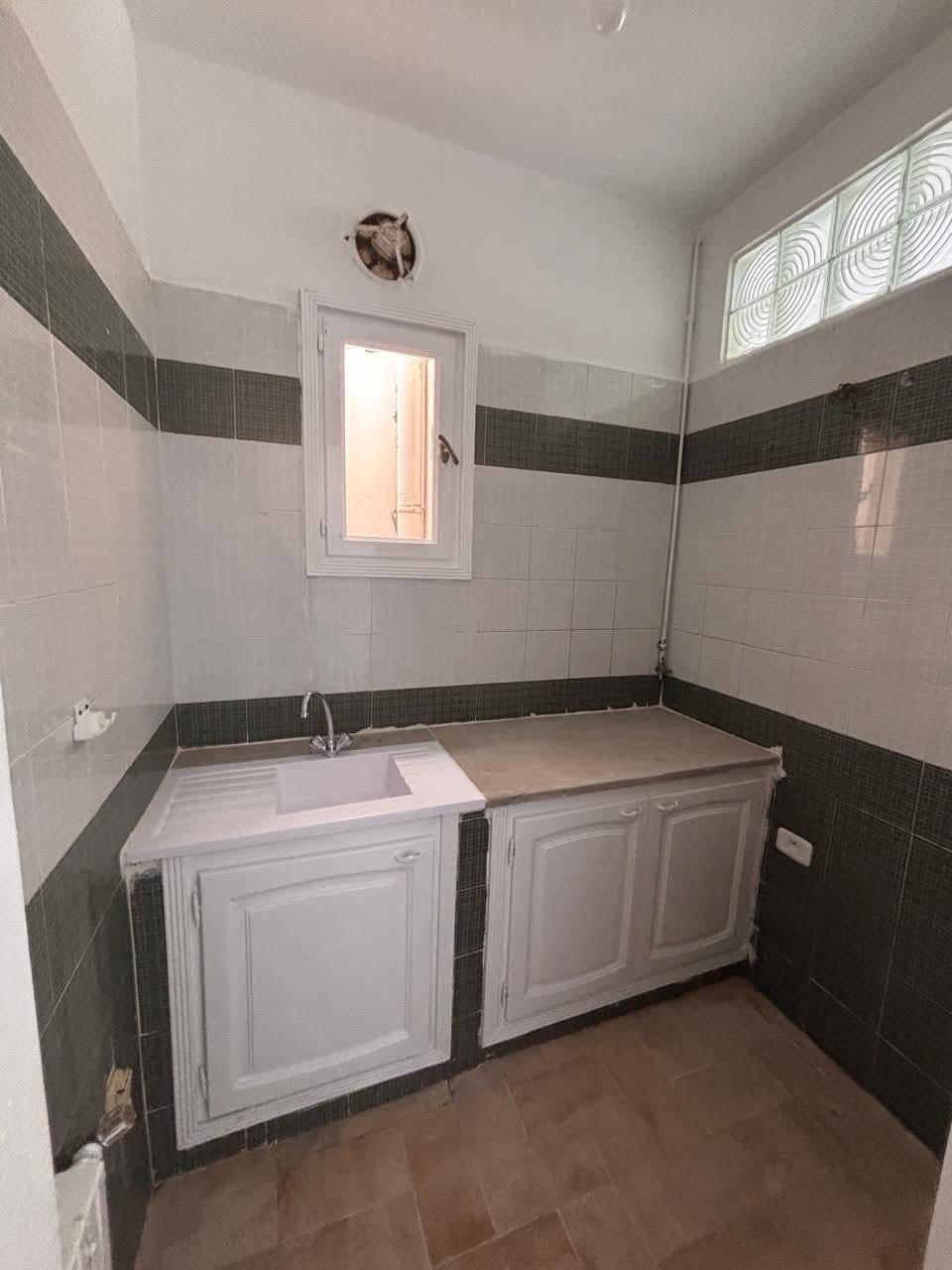 Ariana Ville&nbsp;Cite Ennasr 2&nbsp;Vente&nbsp;Appart. 2 pi�ces&nbsp;S1 185md  pour investissement ennasr 1