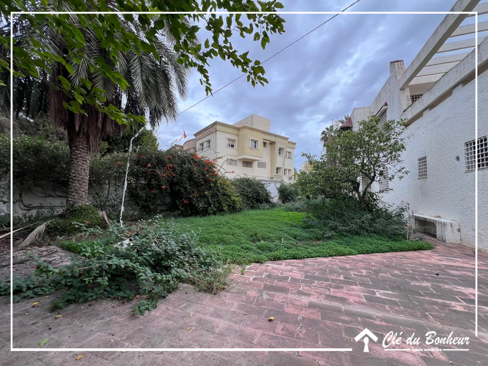 Ariana Ville&nbsp;Ariana&nbsp;Vente&nbsp;Appart. 4 pi�ces&nbsp;Une superbe villa � ariana