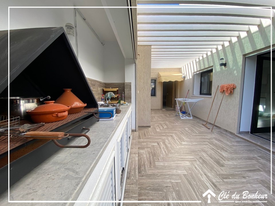 La Soukra&nbsp;Chotrana 3&nbsp;Vente&nbsp;Duplex&nbsp;Une superbe villa  avec piscine � chotrana 3