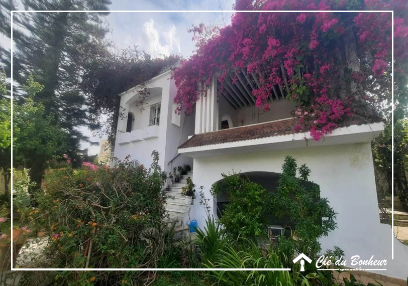 Ariana Ville&nbsp;Ariana&nbsp;Vente&nbsp;Maisons&nbsp;Une superbe villa � menzah 9 b