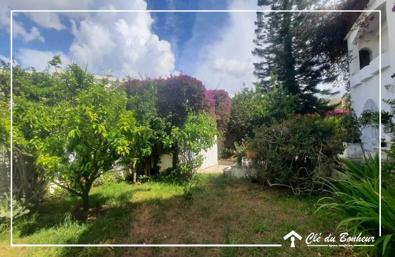 Ariana Ville&nbsp;Ariana&nbsp;Vente&nbsp;Maisons&nbsp;Une superbe villa � menzah 9 b