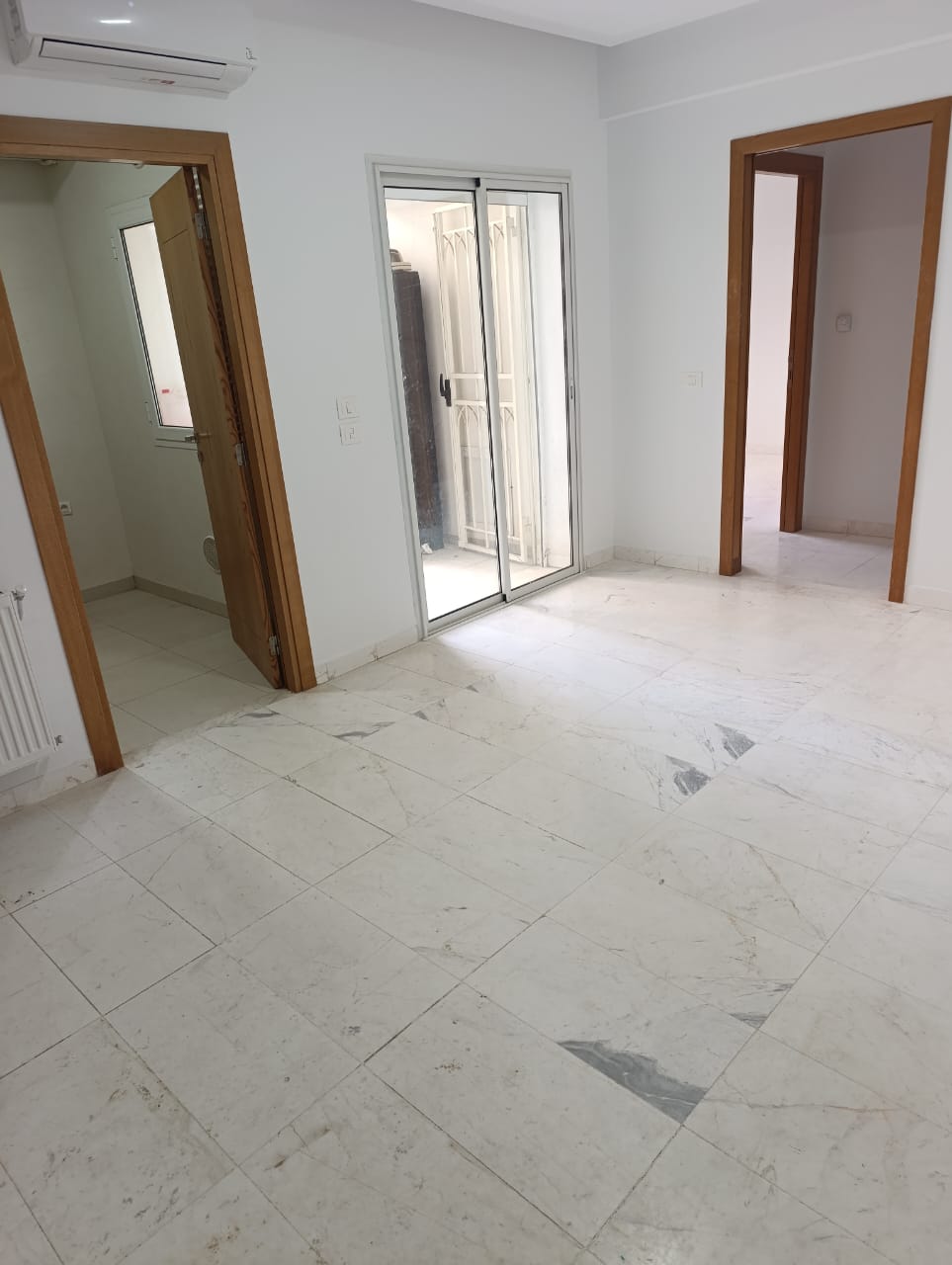 La Soukra&nbsp;La Soukra&nbsp;Location&nbsp;Appart. 2 pi�ces&nbsp;S1 avec jardin au d�but de soukra