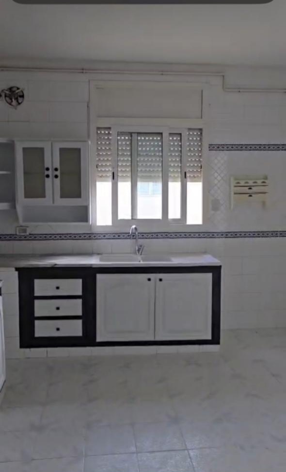 La Soukra&nbsp;La Soukra&nbsp;Location&nbsp;Appart. 4 pi�ces&nbsp;Bel s3 � soukra proche du hamadi abid