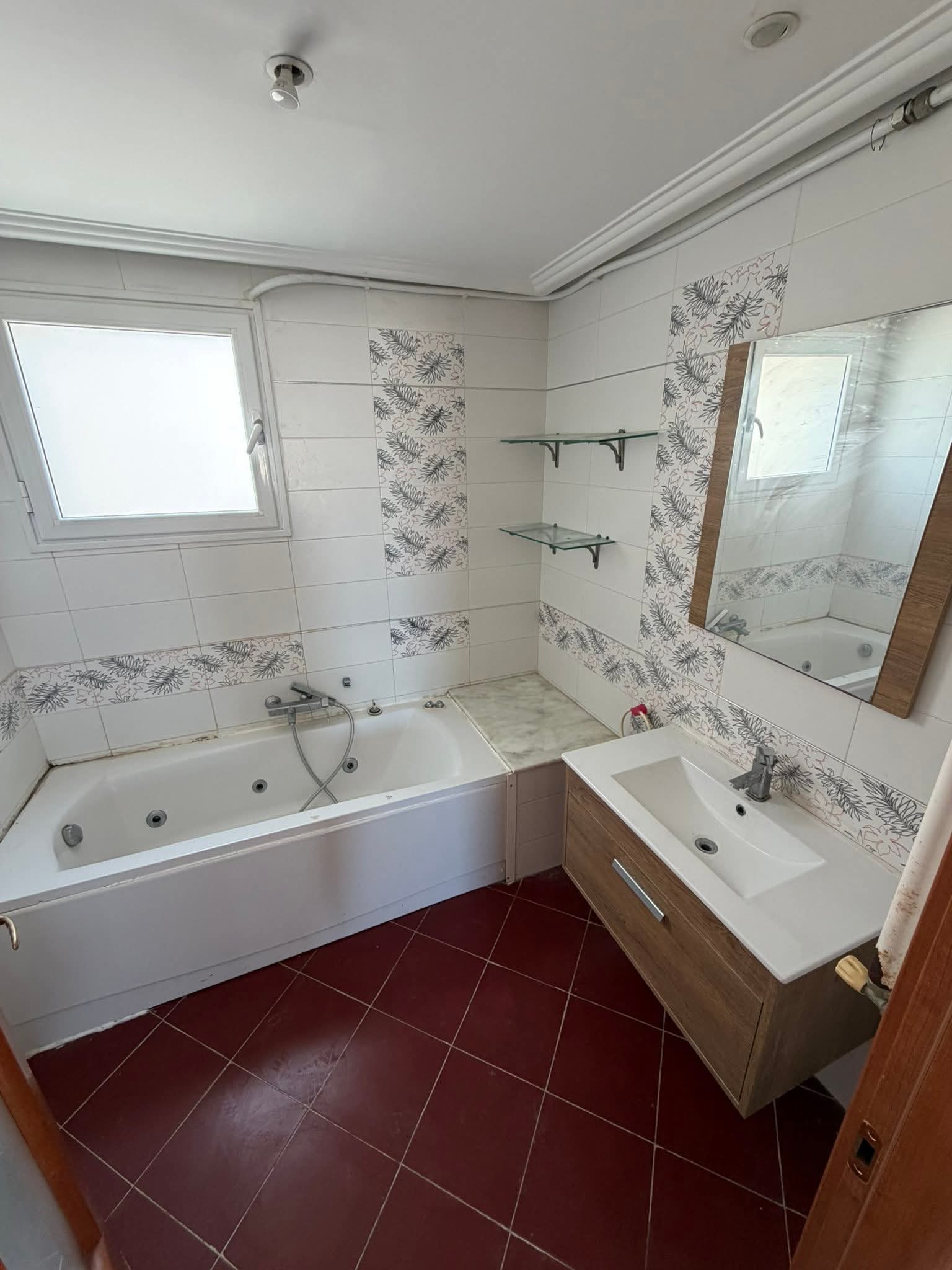 Ariana Ville&nbsp;Cite Ennasr 1&nbsp;Location&nbsp;Appart. 4 pi�ces&nbsp;S4 ennasr 1 1900 d