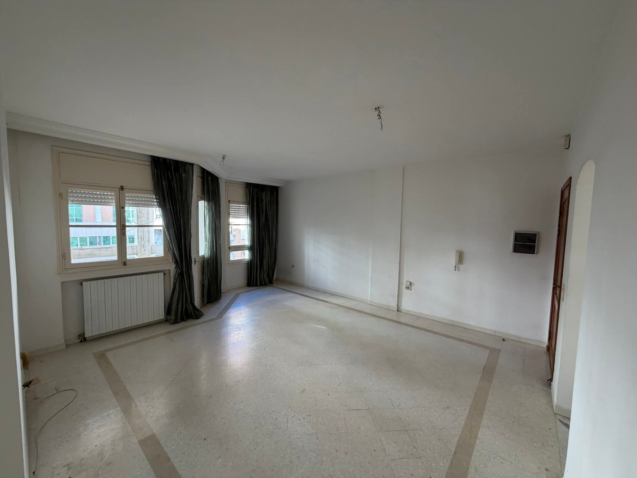 Ariana Ville&nbsp;Cite Ennasr 1&nbsp;Location&nbsp;Appart. 4 pi�ces&nbsp;S3  spacieux 1450 d ennasr 1