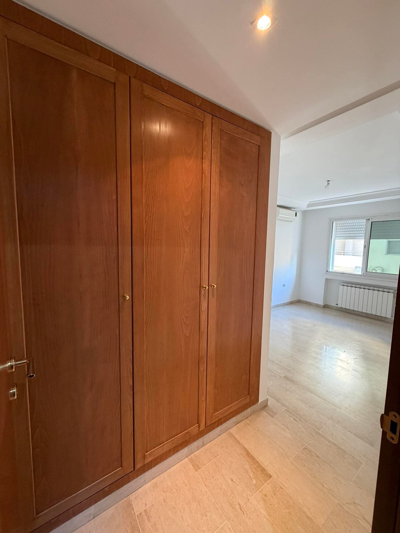 El Menzah&nbsp;El Menzah 9&nbsp;Location&nbsp;Appart. 3 pi�ces&nbsp;S2 1300 dinars menzah 9c