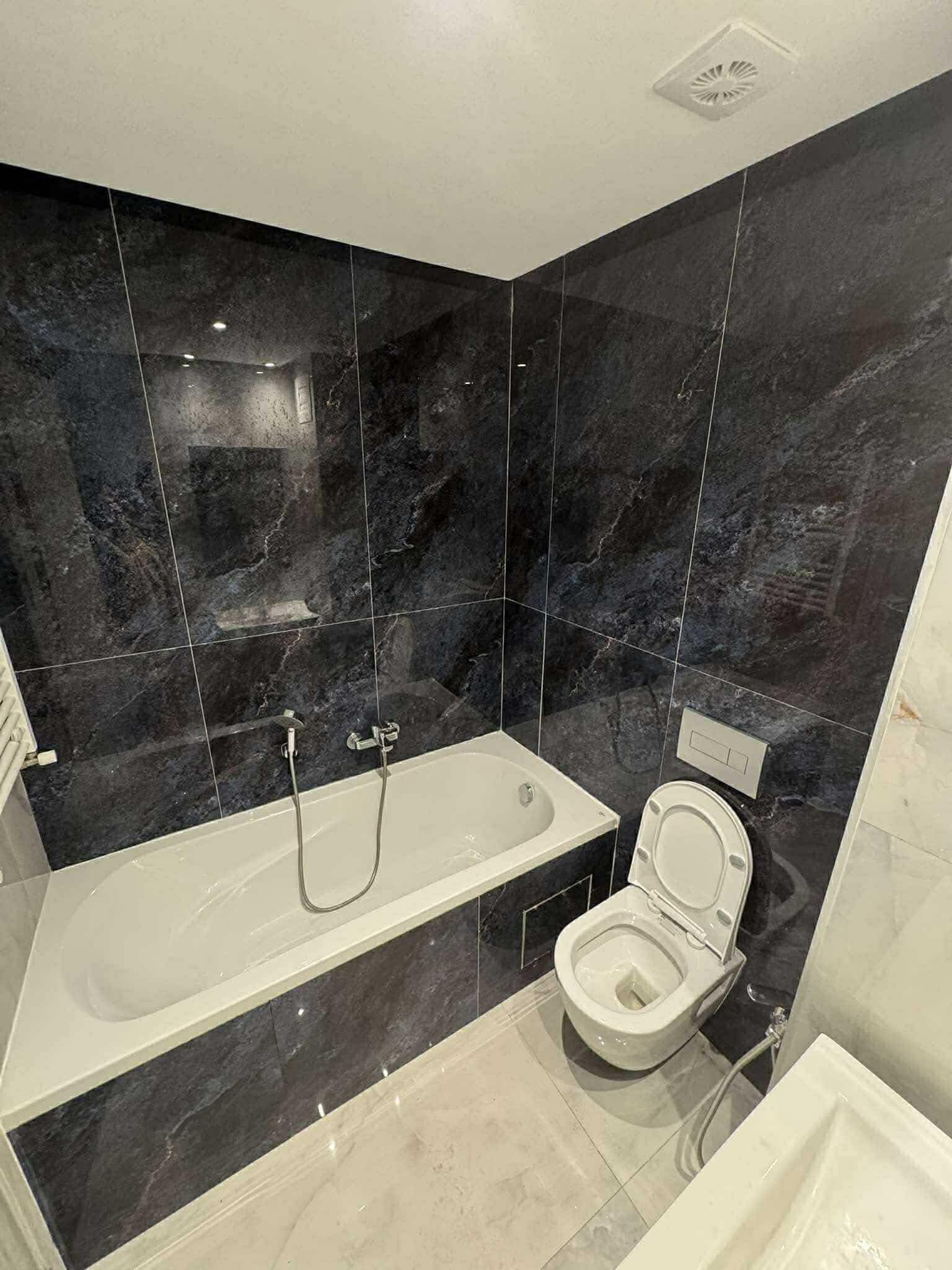 Ariana Ville&nbsp;Cite Ennasr 1&nbsp;Location&nbsp;Appart. 4 pi�ces&nbsp;S3 1900 dinars de haut standing ennasr 2