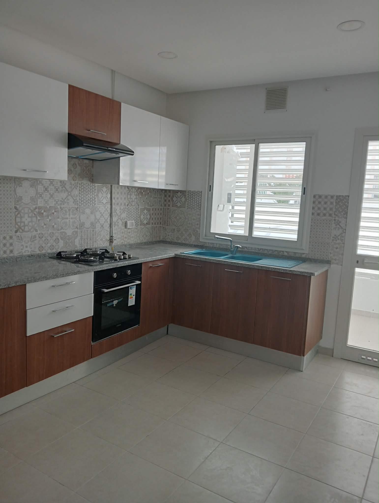 Ezzahra&nbsp;Ezzahra&nbsp;Location&nbsp;Appart. 2 pi�ces&nbsp;Appartement s2 a ezzahra rdc