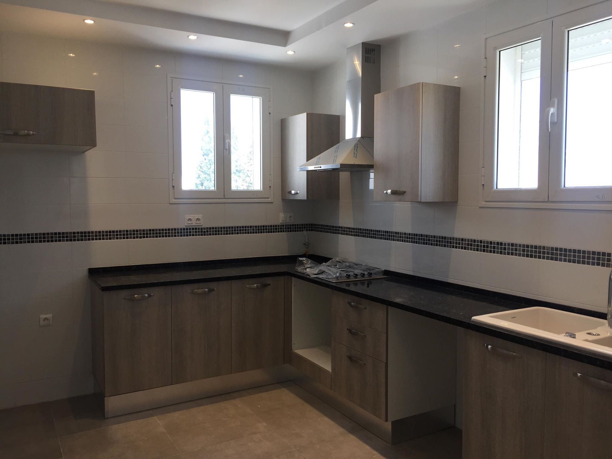 Ezzahra&nbsp;Ezzahra&nbsp;Location&nbsp;Appart. 2 pi�ces&nbsp;Etage de villa s2 a ezzahra