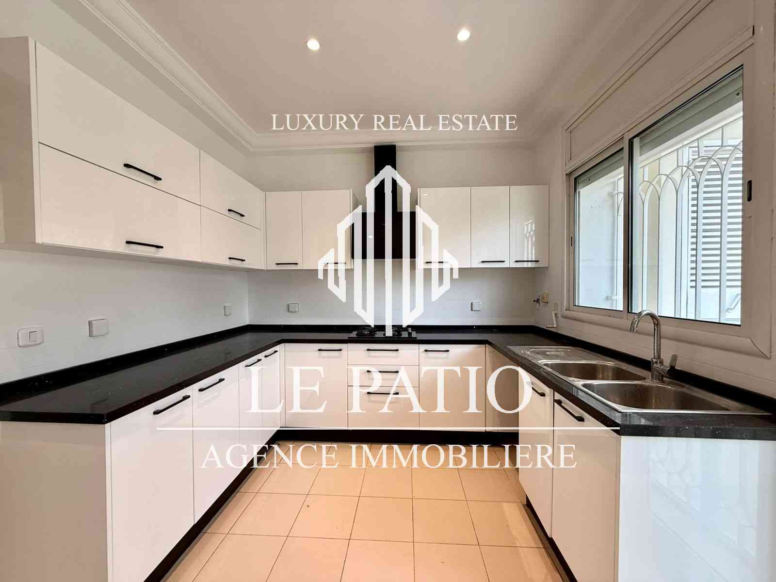 La Marsa&nbsp;Sidi Daoud&nbsp;Location&nbsp;Maisons&nbsp;Triplex s4 avec grand jardin