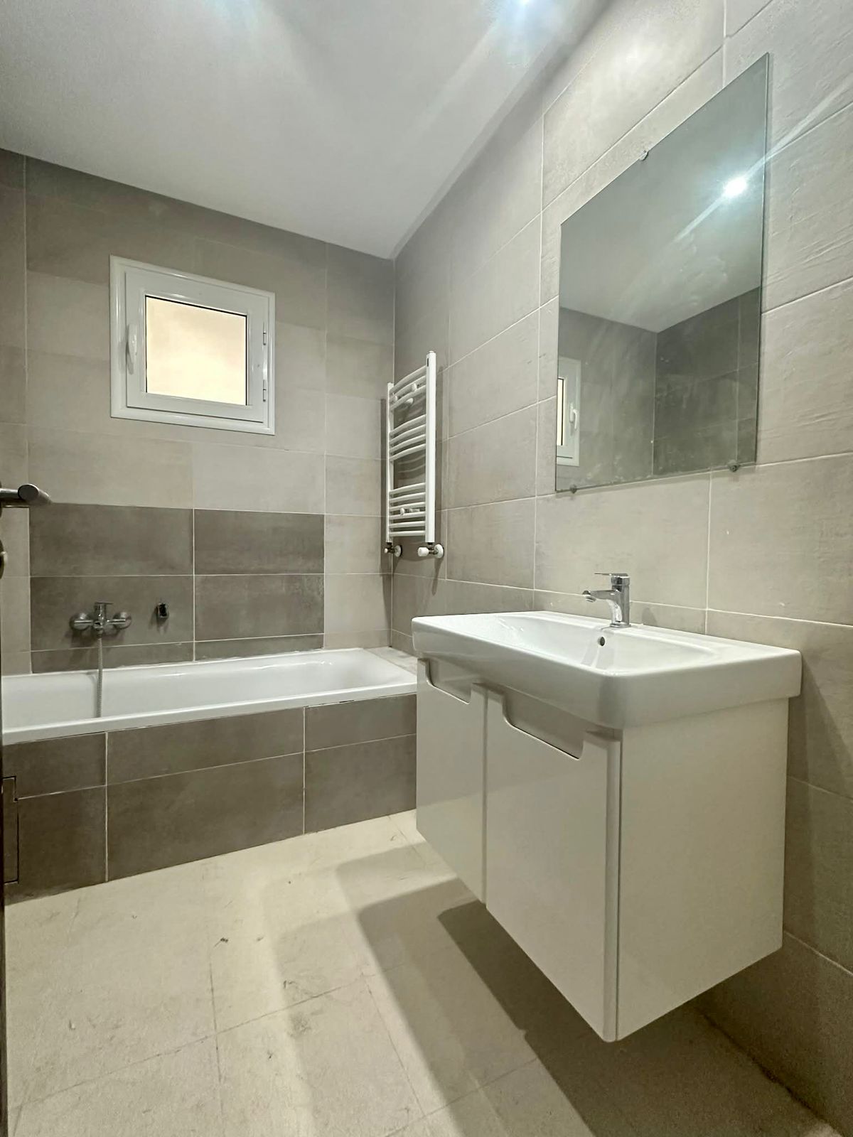 Ariana Ville&nbsp;Cite Ennasr 2&nbsp;Location&nbsp;Appart. 3 pi�ces&nbsp;Appartement s2 hs avec jardin � cit� ennasr