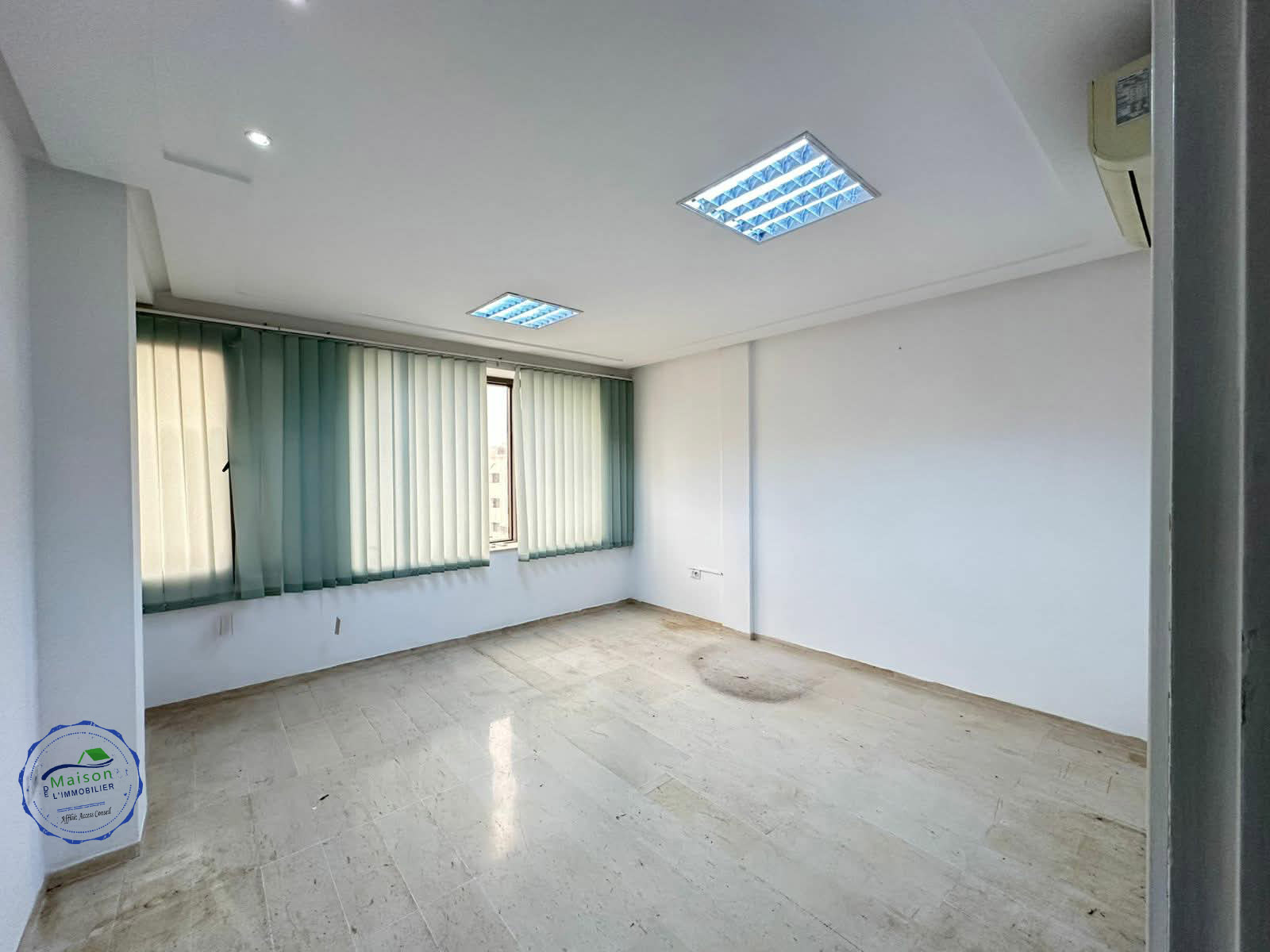 Bab Bhar&nbsp;Montplaisir&nbsp;Location&nbsp;Autre&nbsp;Immeuble 1040 m  en 25 pi�ces montplaisir