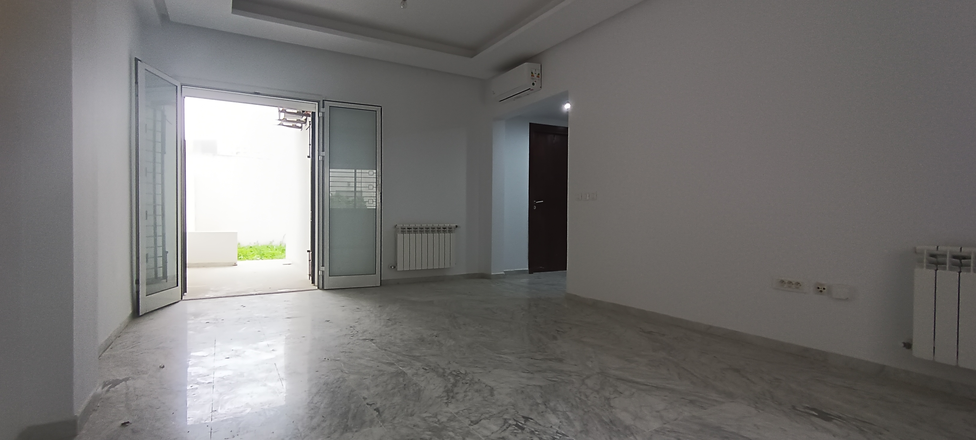 Ariana Ville&nbsp;Cite Ennasr 2&nbsp;Location&nbsp;Appart. 3 pi�ces&nbsp;Appartement s2 avec jardin au rez de chauss�e