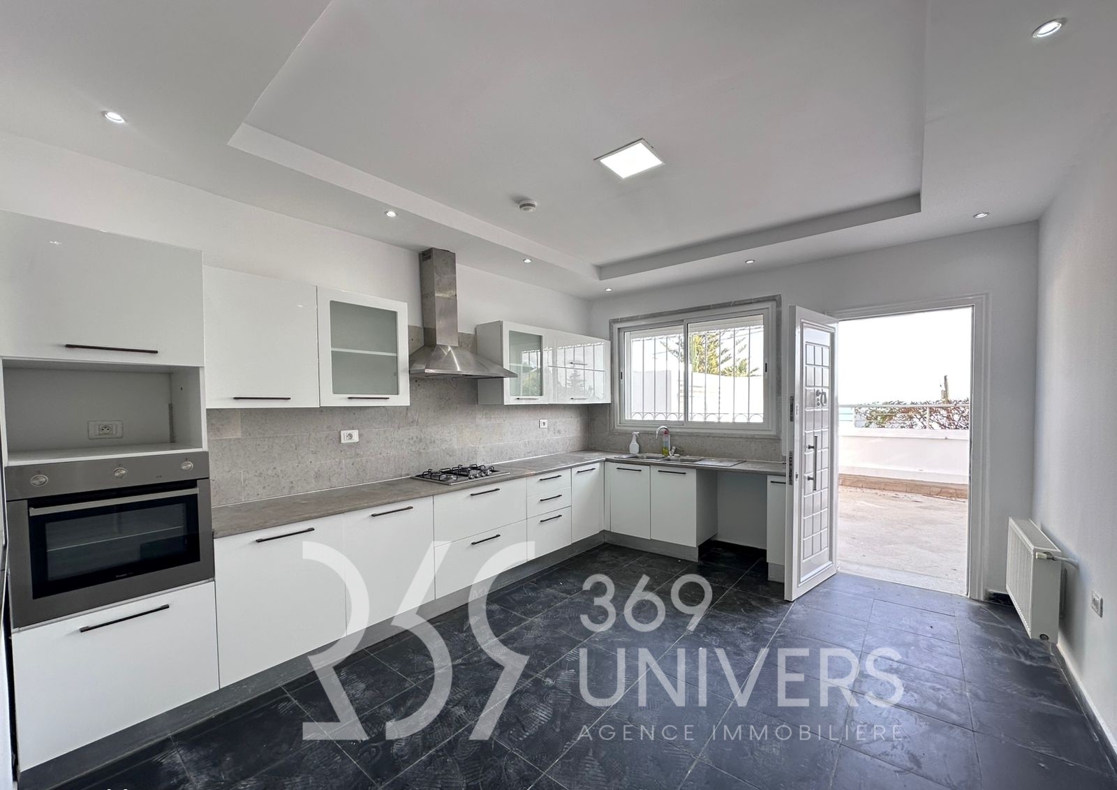 La Marsa&nbsp;Marsa Safsaf&nbsp;Location&nbsp;Duplex&nbsp;Triplex avec terrasse � la marsa ref rd074