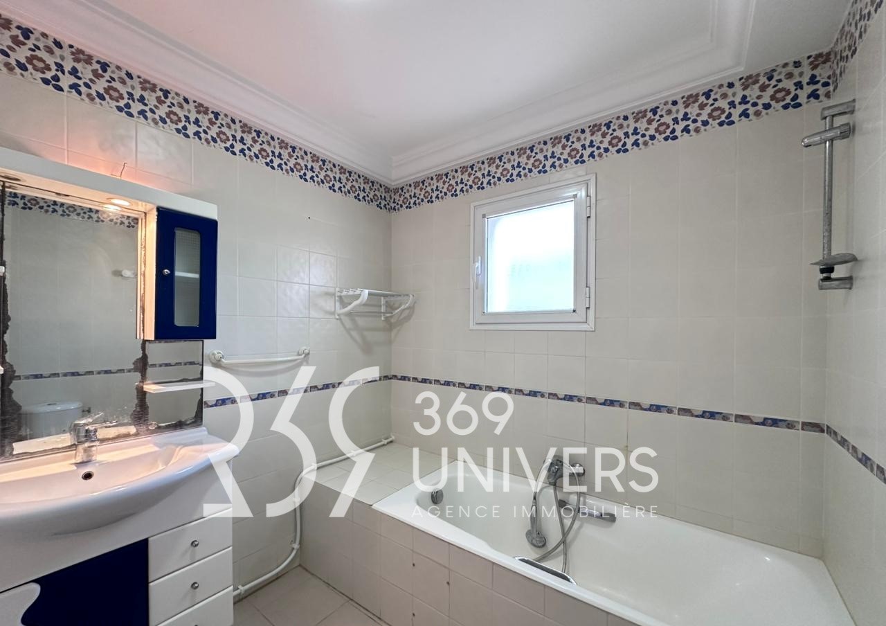 La Marsa&nbsp;Cite Du Stade&nbsp;Location&nbsp;Appart. 3 pi�ces&nbsp;Etage avec balcon � la marsa