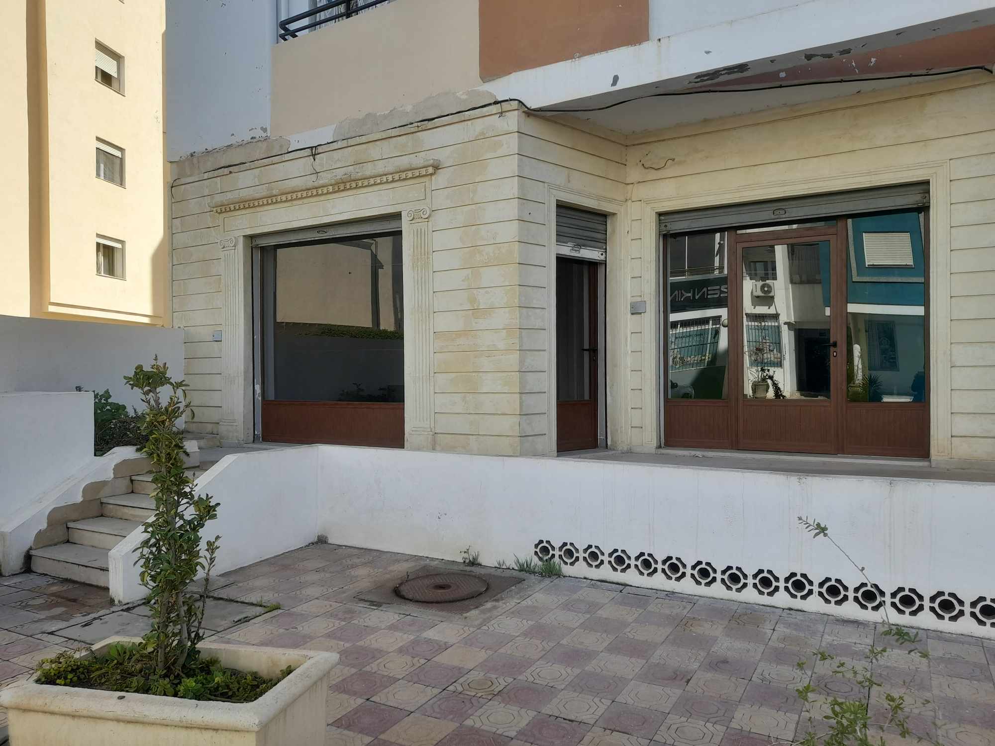 Nouvelle Medina&nbsp;Nouvelle Medina&nbsp;Bureaux & Commerces&nbsp;Surfaces&nbsp;Local commercial au rdc de la r�sidence zeineb