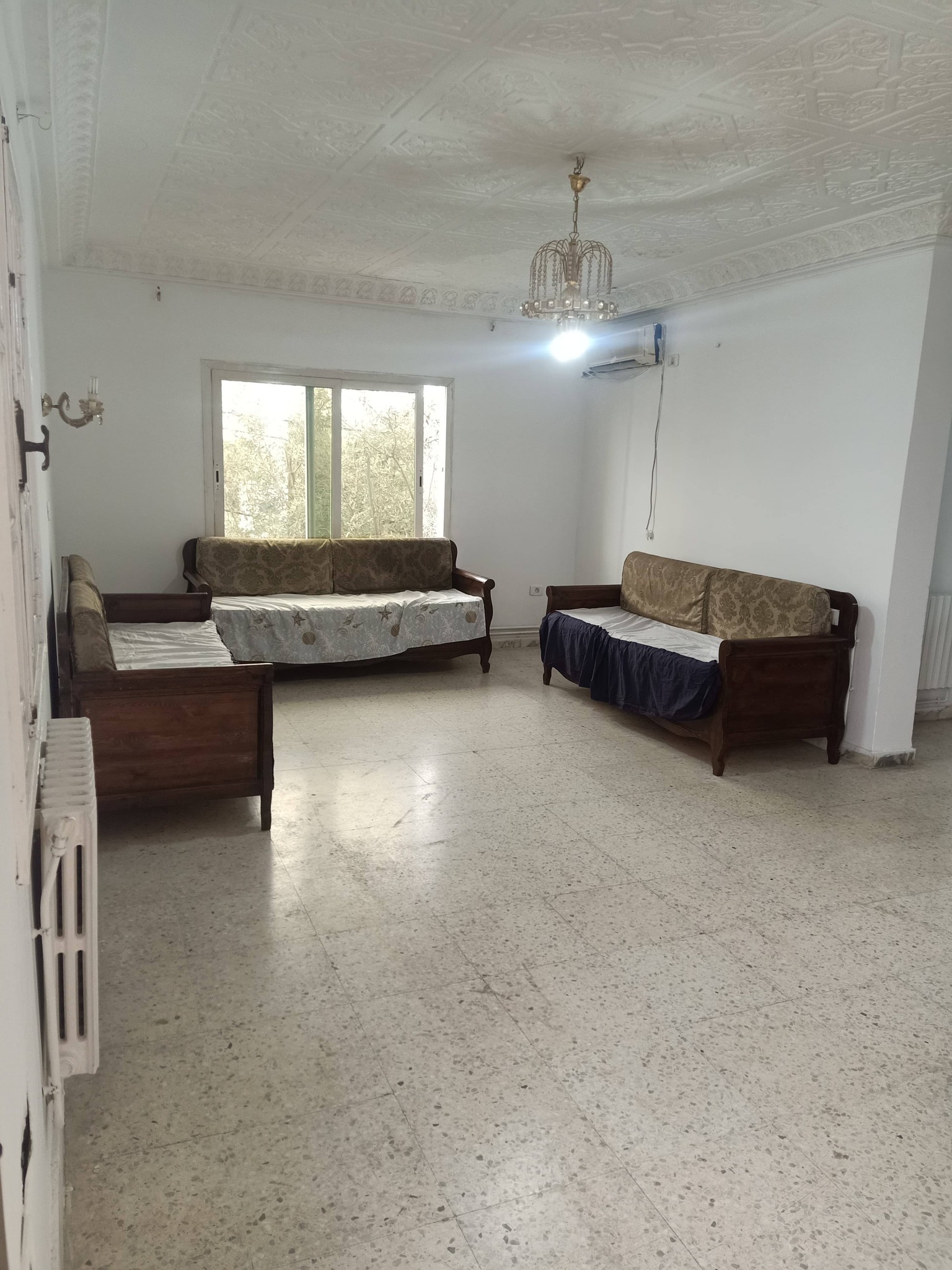 Ariana Ville&nbsp;El Menzah 5&nbsp;Location&nbsp;Appart. 2 pi�ces&nbsp;Jolie etage de villa a manazah 5