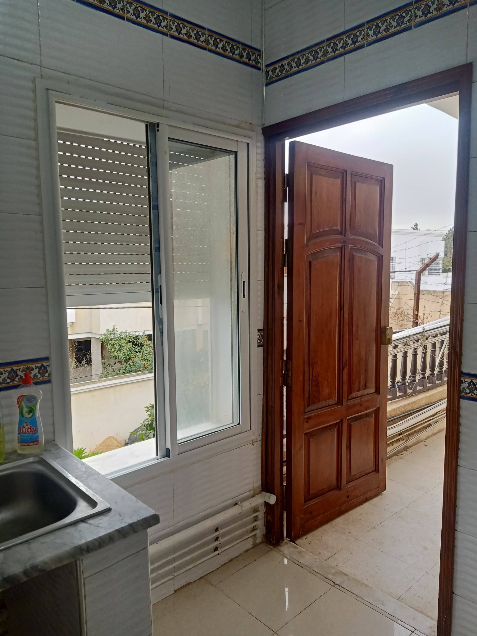 Ariana Ville&nbsp;El Menzah 5&nbsp;Location&nbsp;Appart. 2 pi�ces&nbsp;Jolie etage de villa a manazah 5