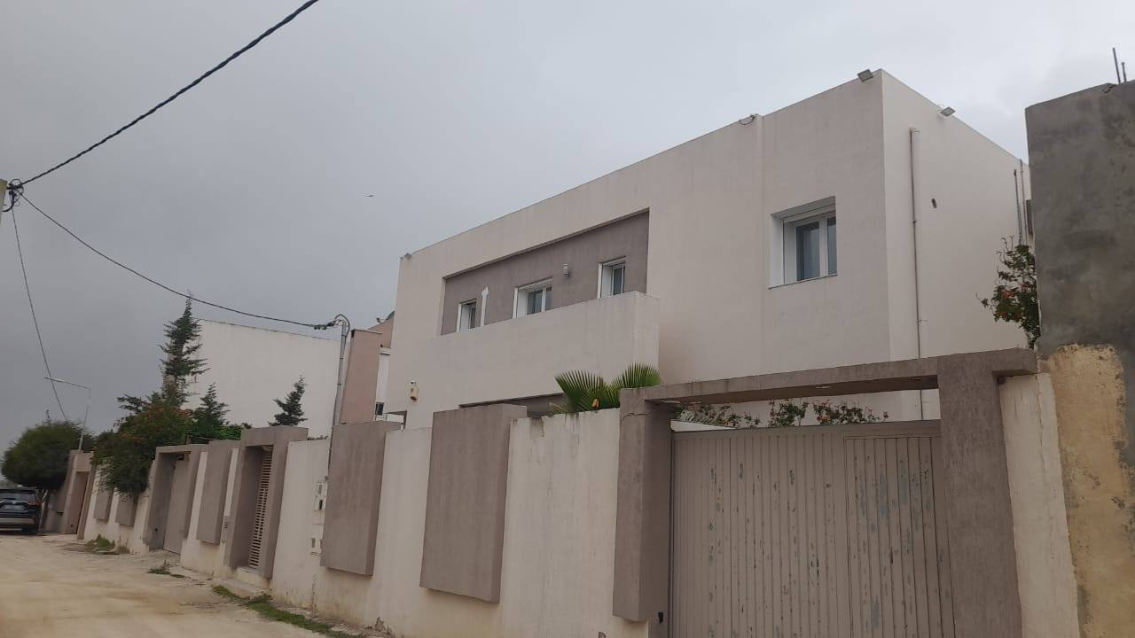 Ariana Ville&nbsp;Cite Ennasr 1&nbsp;Location&nbsp;Maisons&nbsp;Jolie maison a ennaser