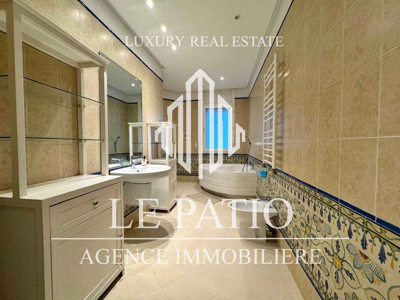 Carthage&nbsp;Sidi Bousaid&nbsp;Location&nbsp;Appart. 3 pi�ces&nbsp;Rez de chauss�e de villa meubl� jardin et piscine