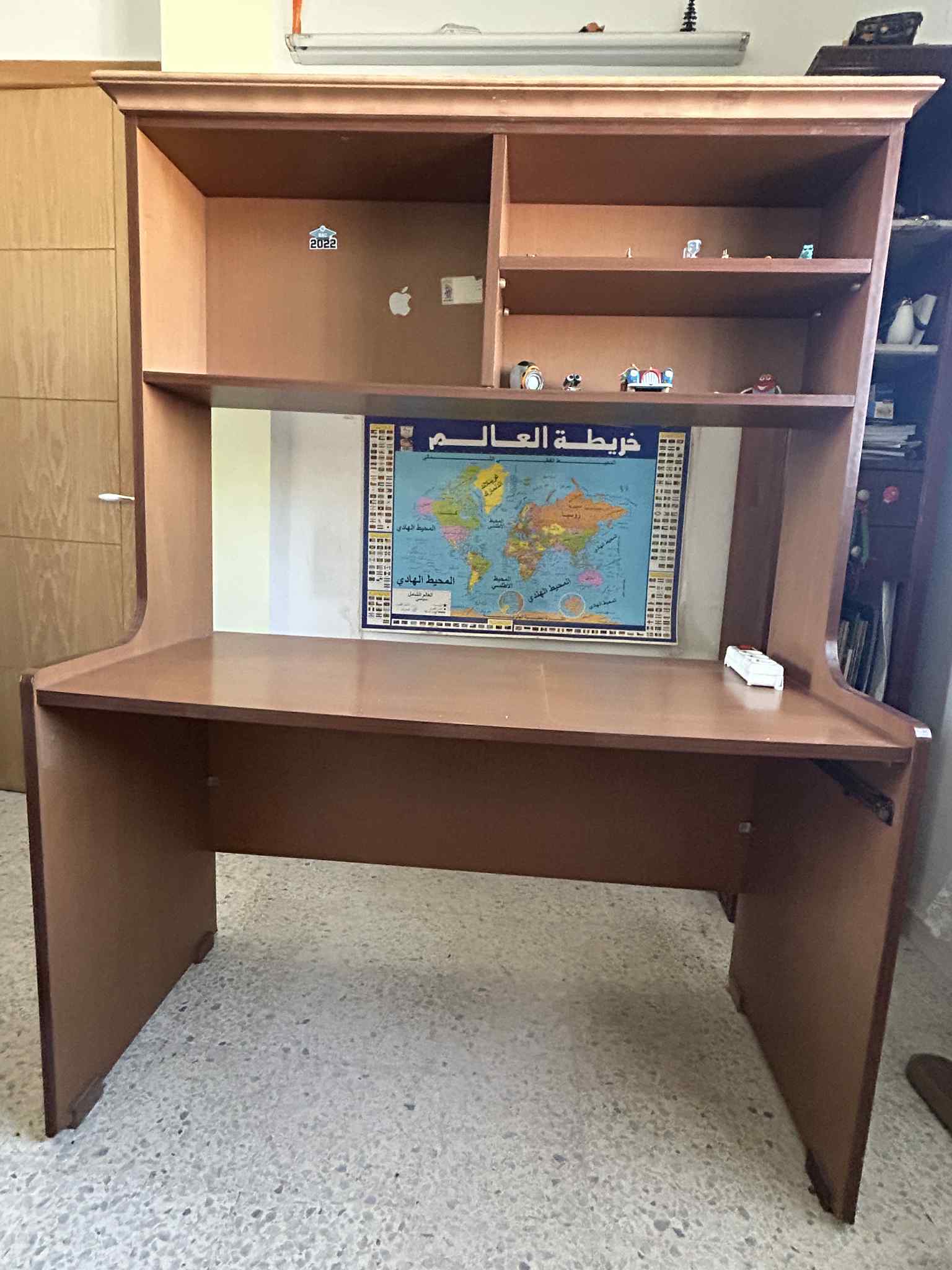 Megrine&nbsp;Megrine&nbsp;Meubles de bureau&nbsp;Bureaux - Tables&nbsp;Ahmed sellami