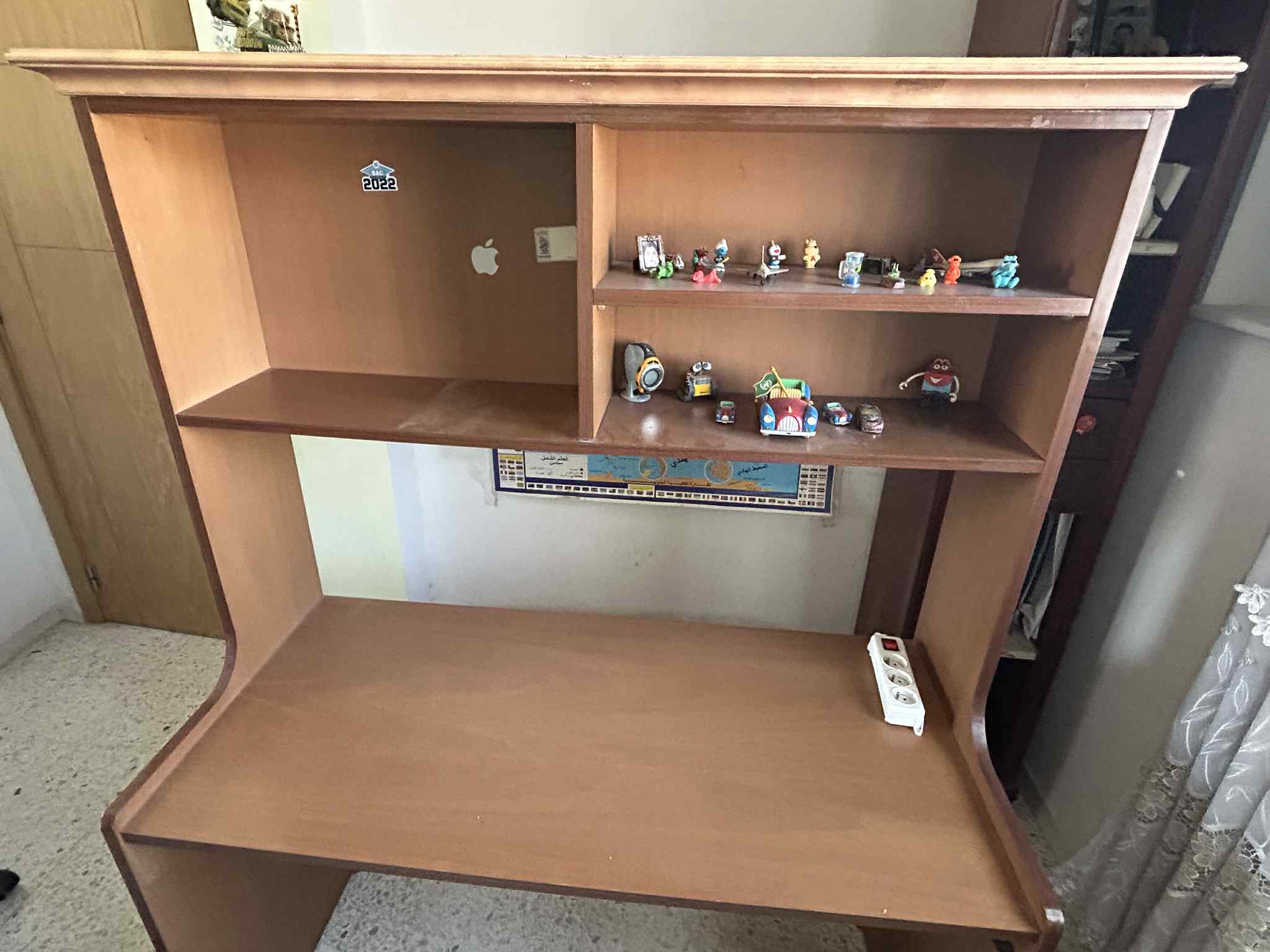 Megrine&nbsp;Megrine&nbsp;Meubles de bureau&nbsp;Bureaux - Tables&nbsp;Ahmed sellami