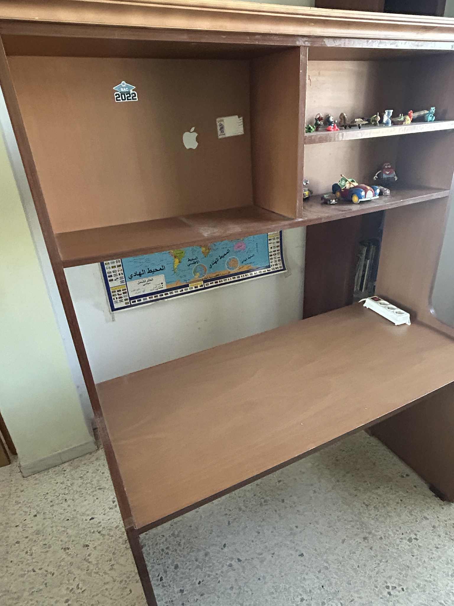 Megrine&nbsp;Megrine&nbsp;Meubles de bureau&nbsp;Bureaux - Tables&nbsp;Ahmed sellami