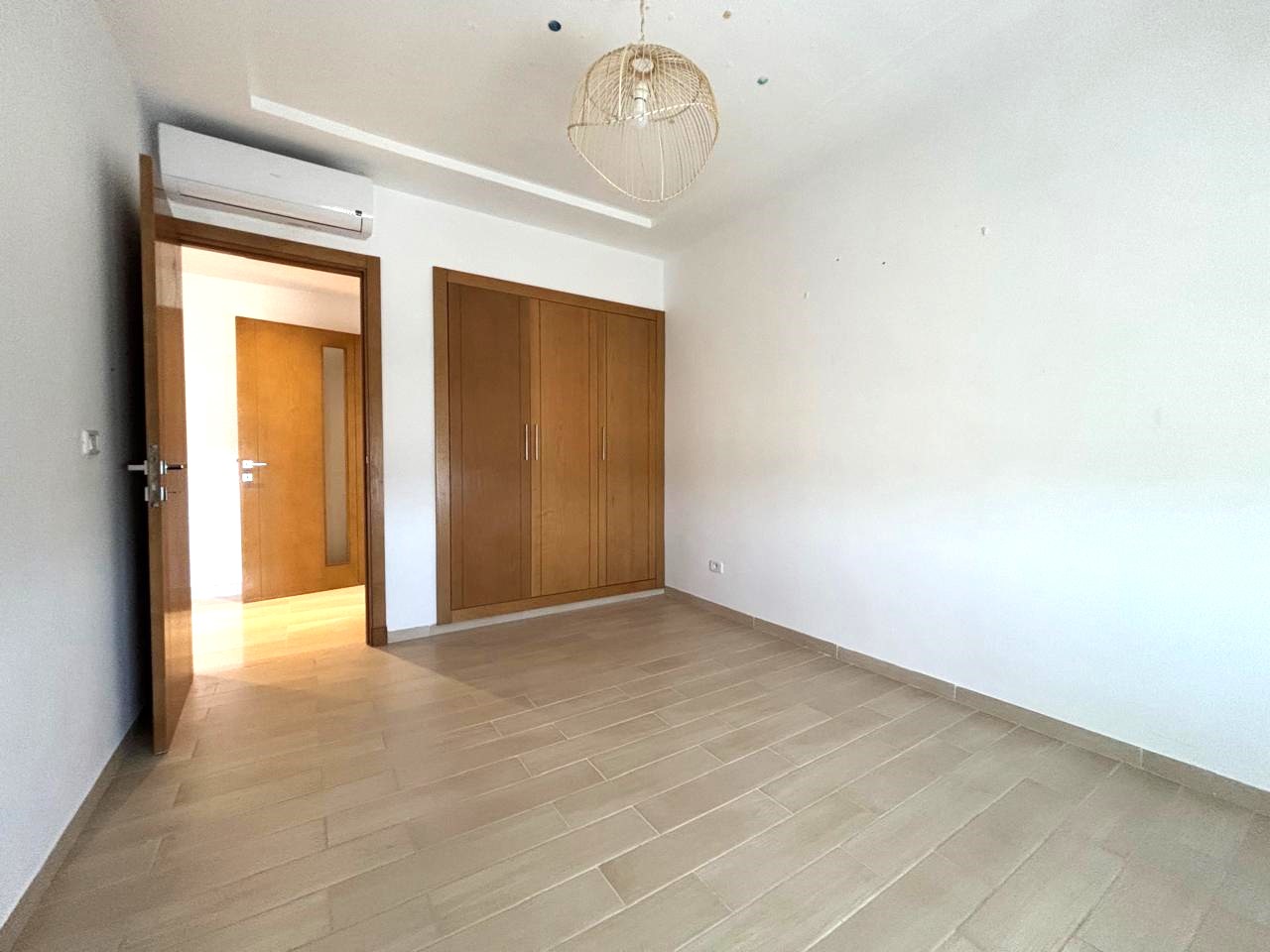 La Soukra&nbsp;La Soukra&nbsp;Location&nbsp;Appart. 3 pi�ces&nbsp;Appartement s2 de 130m2 � la soukra park