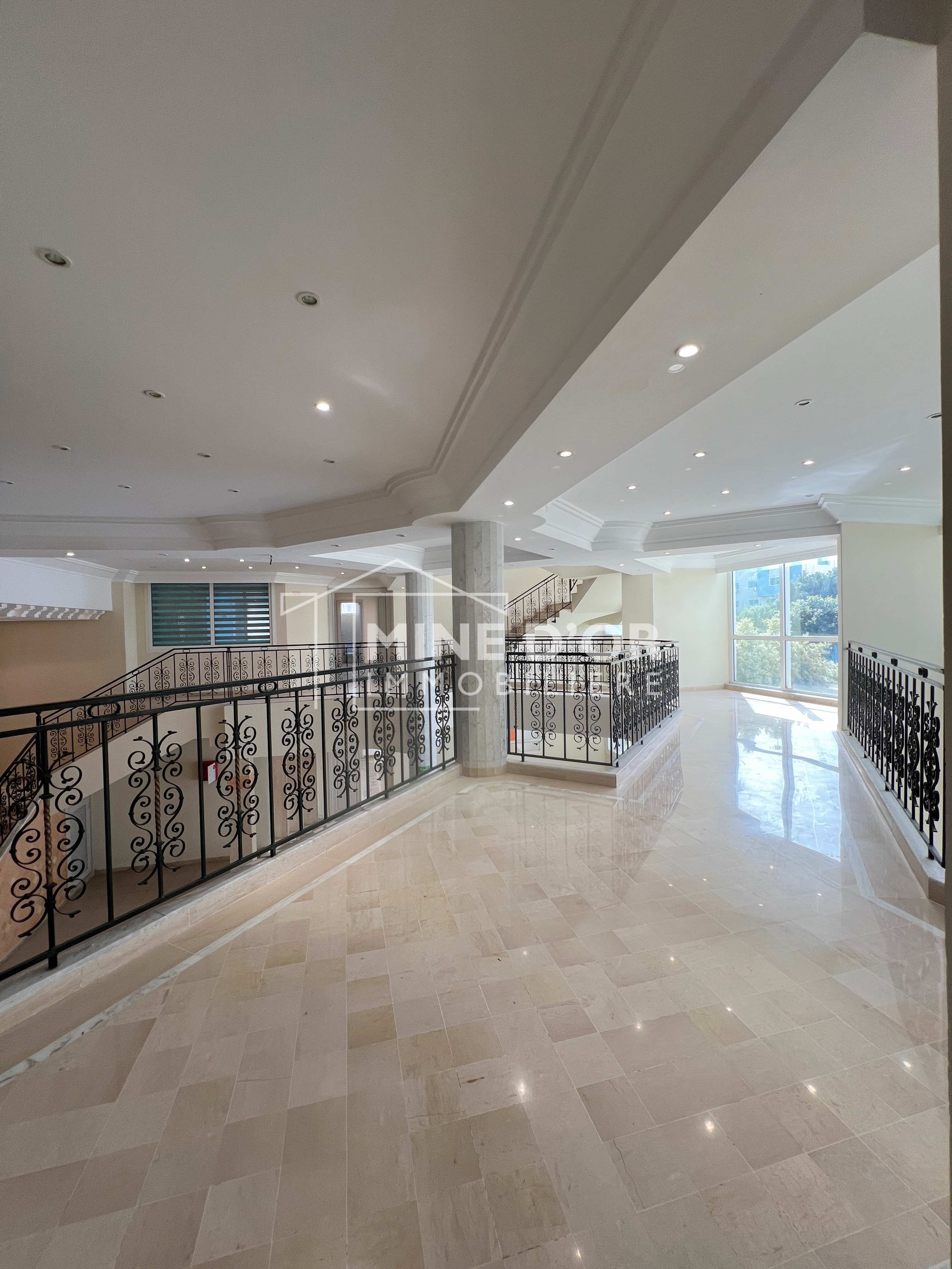 La Soukra&nbsp;Charguia 2&nbsp;Bureaux & Commerces&nbsp;Bureau&nbsp;Al depot avec administration a charguia 2