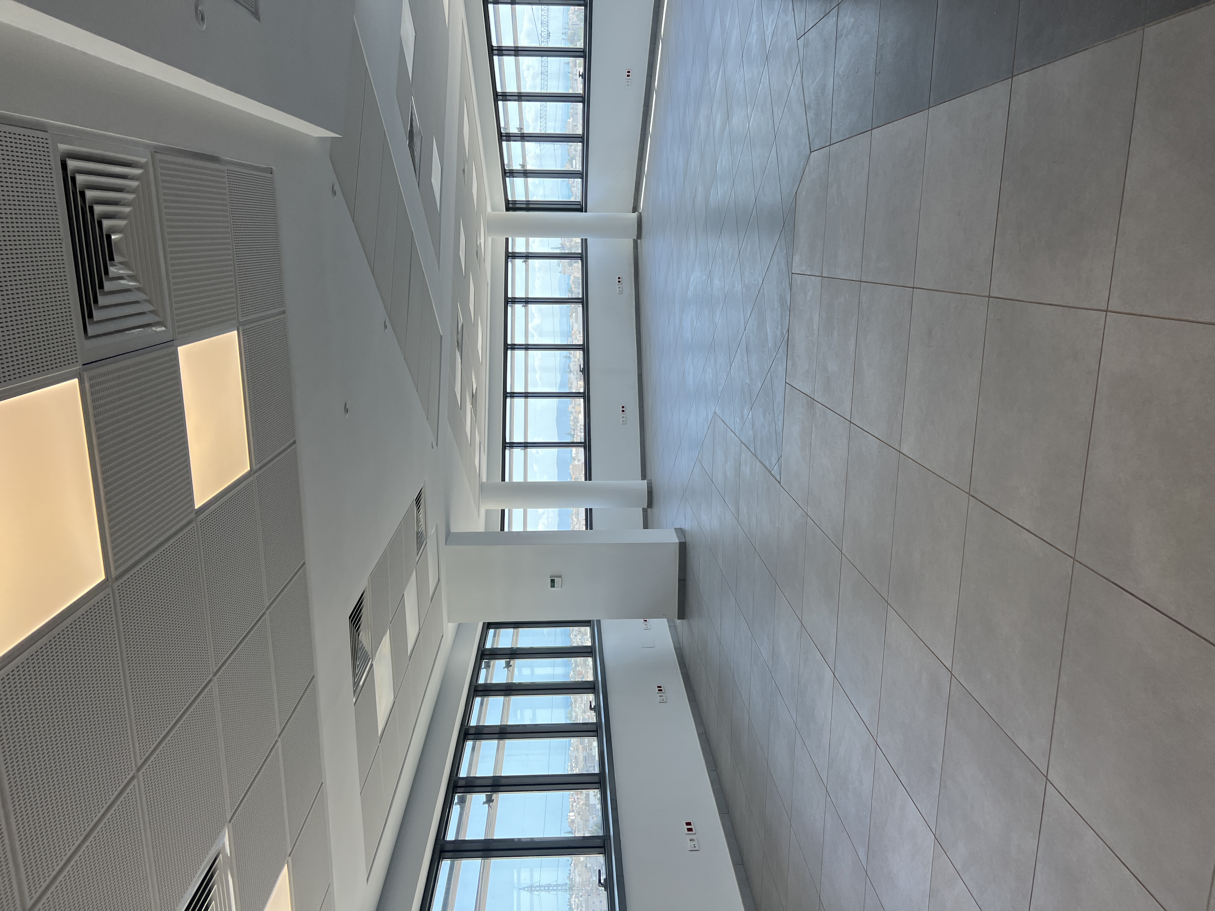 El Kram&nbsp;Le Kram&nbsp;Bureaux & Commerces&nbsp;Bureau&nbsp;Un plateau jamais lou� a la zone industrielle kram