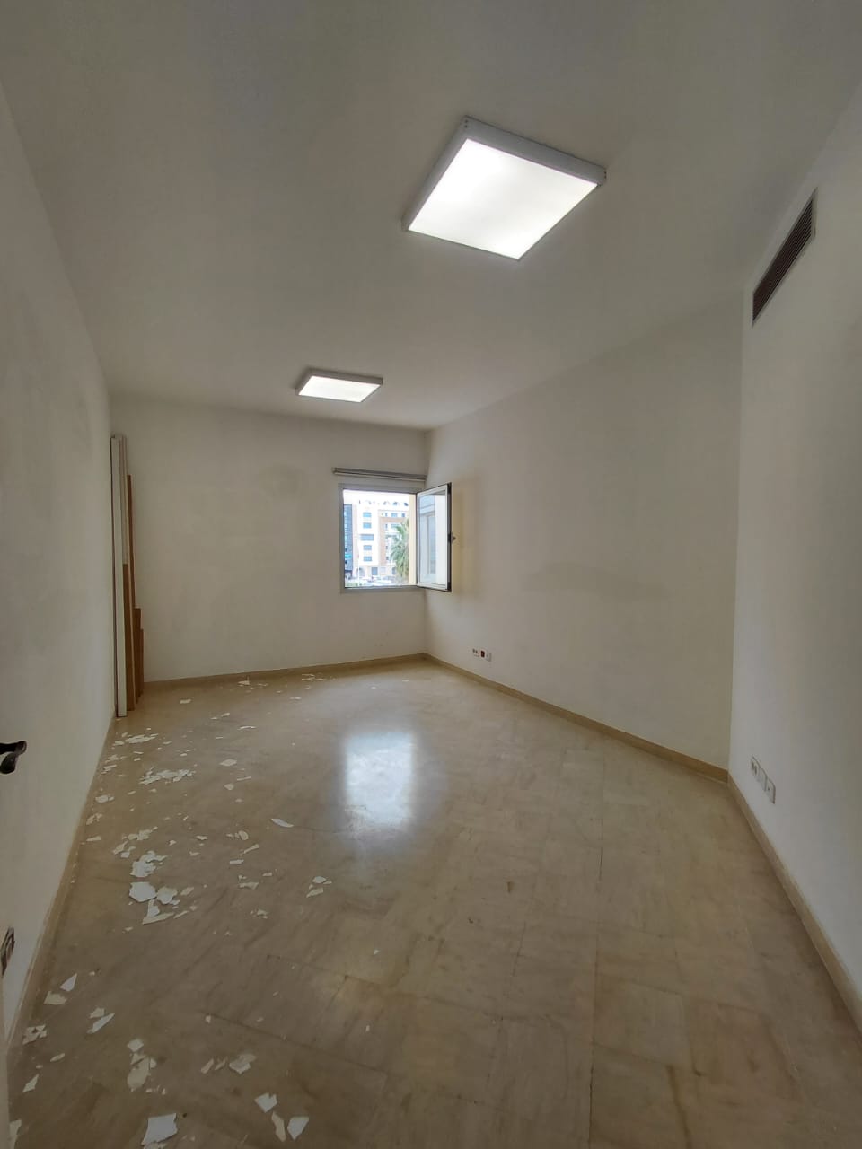 Bab Bhar&nbsp;Montplaisir&nbsp;Bureaux & Commerces&nbsp;Bureau&nbsp;Plateau 120 m en open space plus un bureau