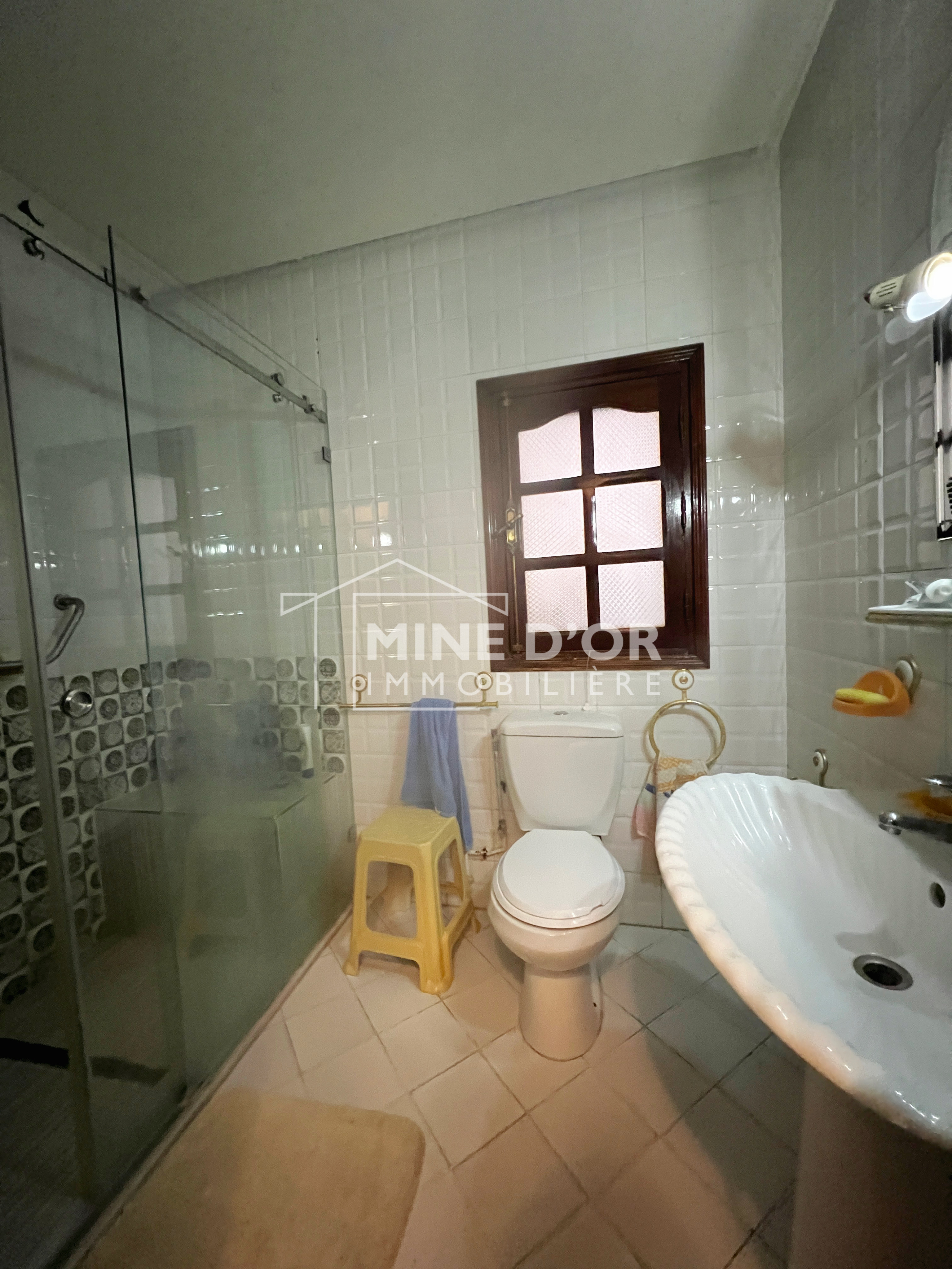 El Menzah&nbsp;El Menzah 9&nbsp;Location&nbsp;Duplex&nbsp;Villa al sur art�re principale a menzah 9