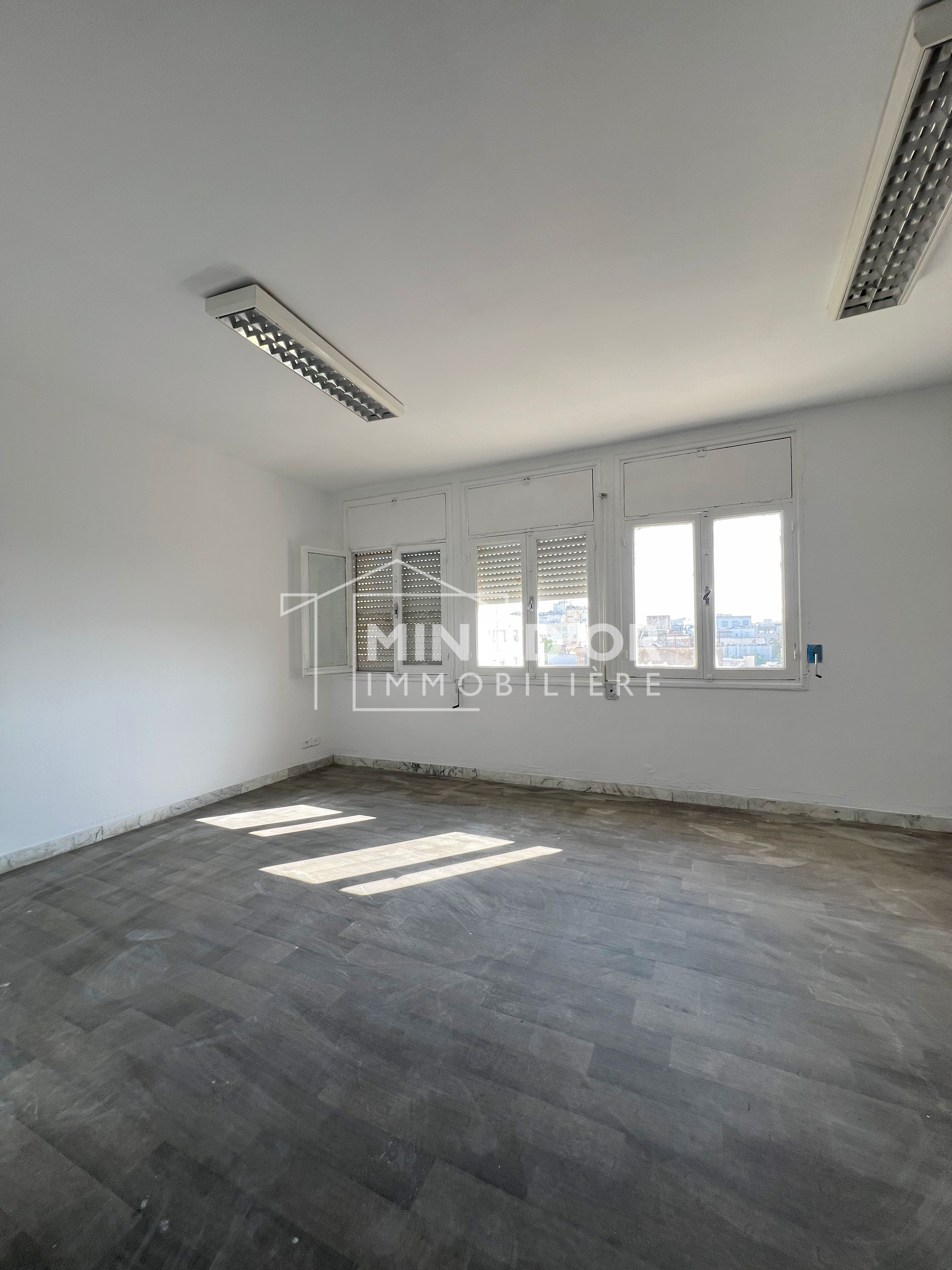 Bab Bhar&nbsp;Montplaisir&nbsp;Bureaux & Commerces&nbsp;Bureau&nbsp;Bureau en 4espaces a kheireddine pacha montplaisir