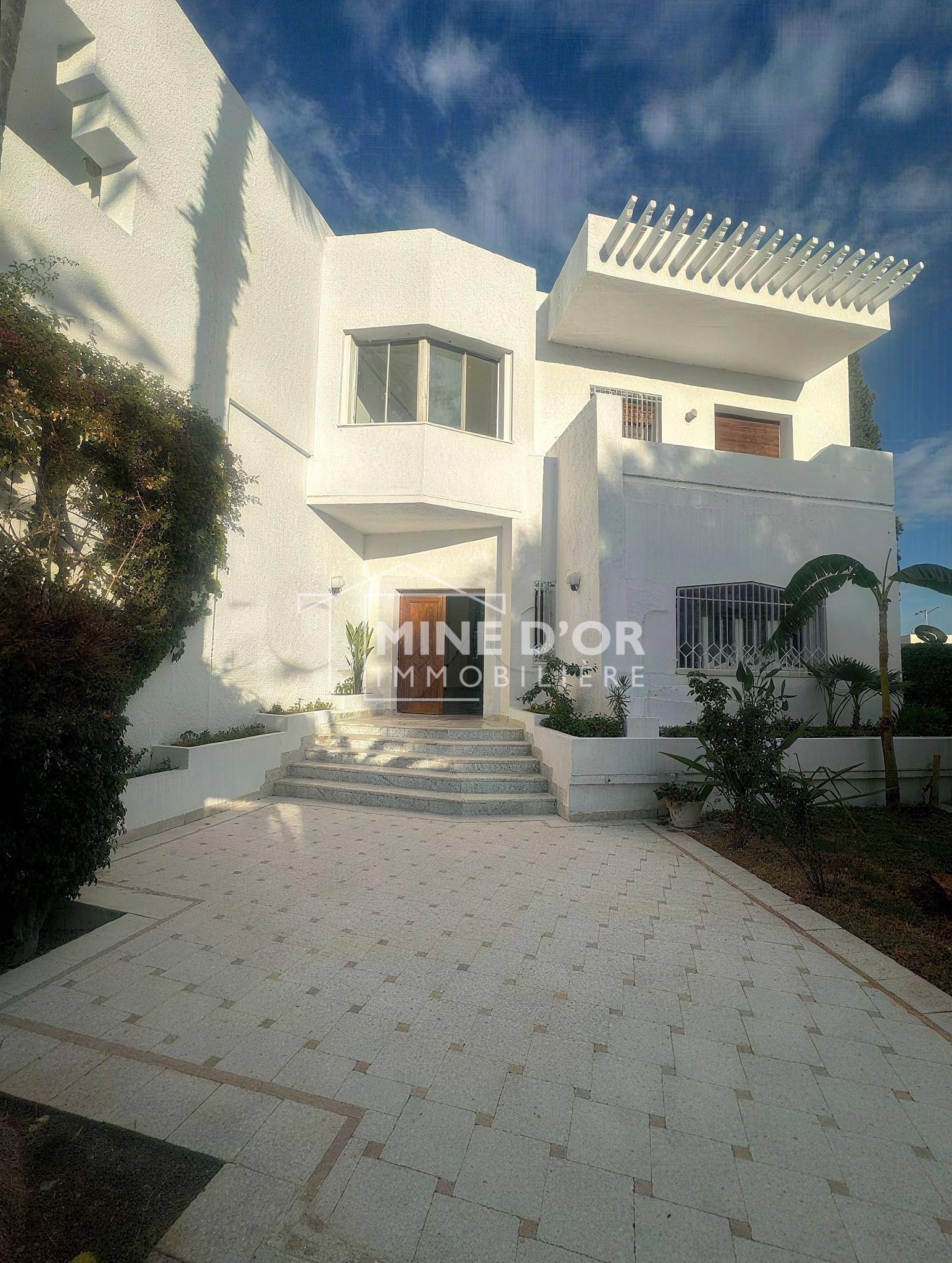 El Menzah&nbsp;El Menzah 9&nbsp;Location&nbsp;Maisons&nbsp;Villa sur deux niveaux a menzah 9c