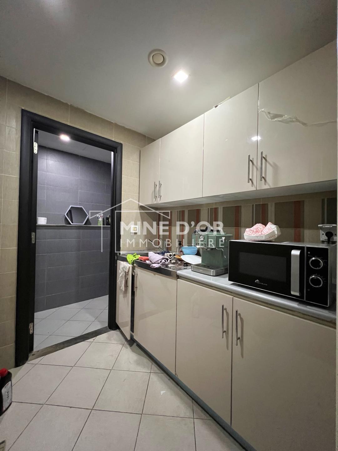 Cite El Khadra&nbsp;Zone urbaine nord&nbsp;Bureaux & Commerces&nbsp;Bureau&nbsp;Bureau haut standing au centre urbain nord