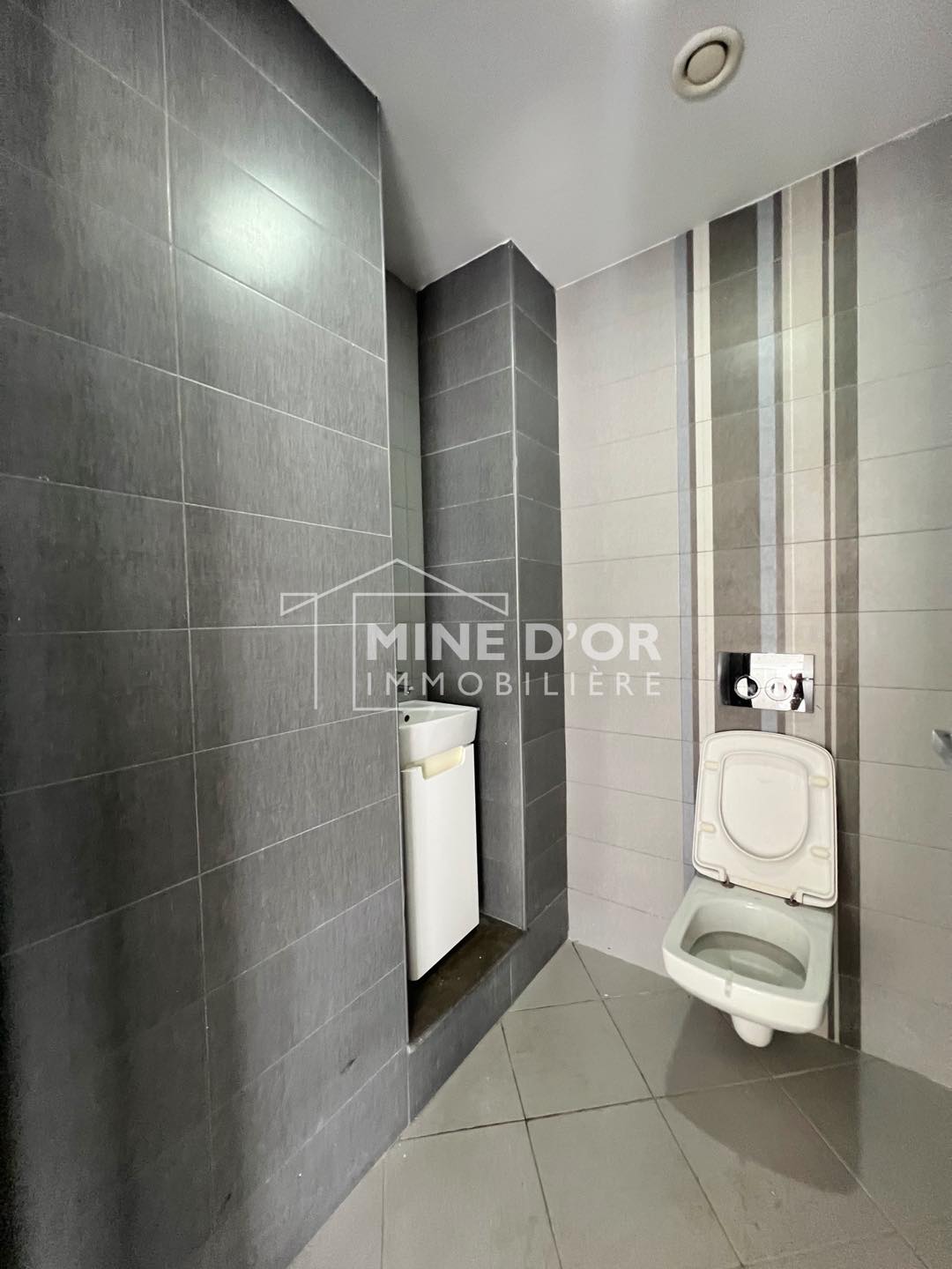 Cite El Khadra&nbsp;Zone urbaine nord&nbsp;Bureaux & Commerces&nbsp;Bureau&nbsp;Open space au rdc centre urbain nord