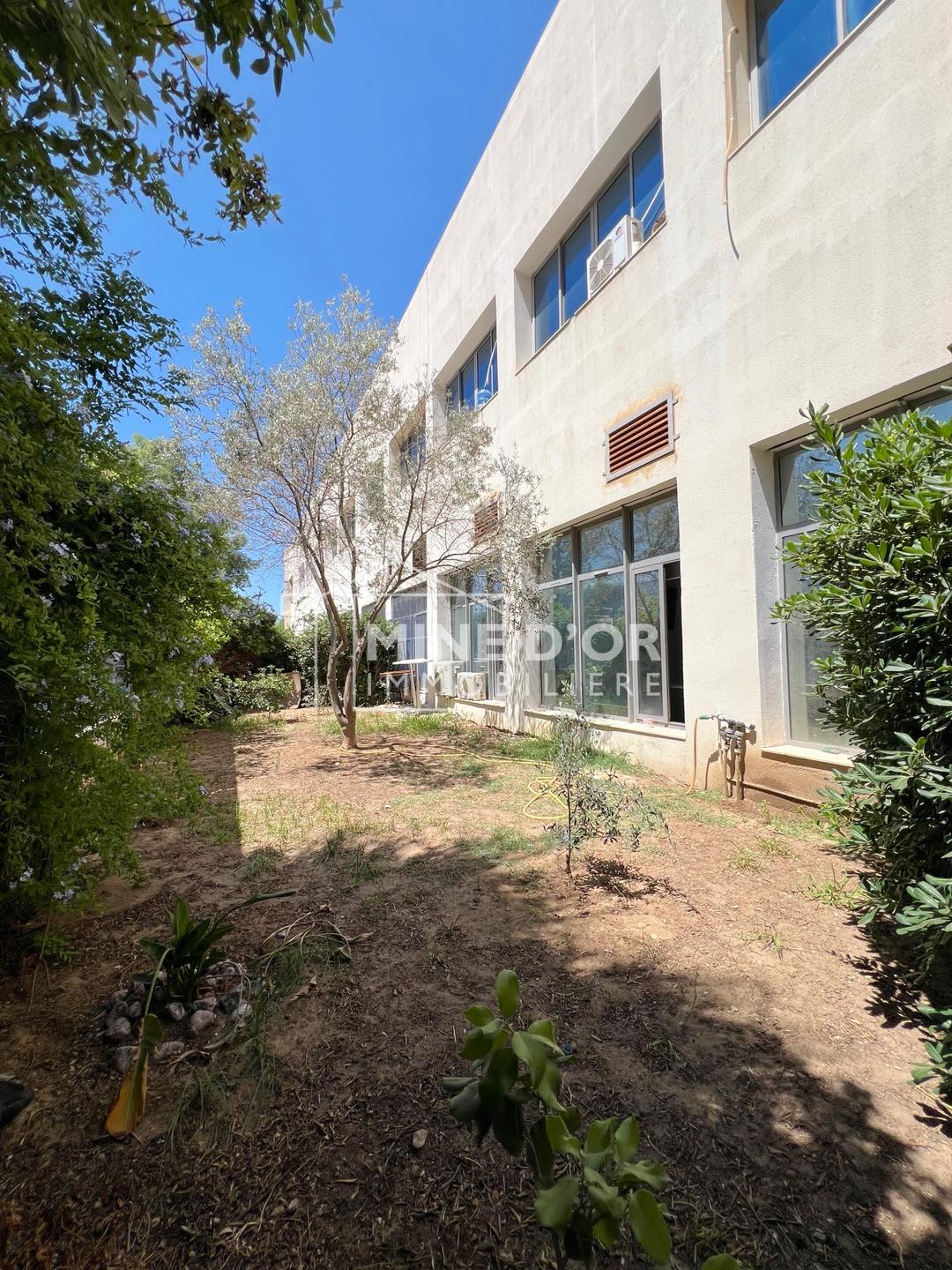 Cite El Khadra&nbsp;Zone urbaine nord&nbsp;Bureaux & Commerces&nbsp;Bureau&nbsp;Plateau ouvert au centre urbain