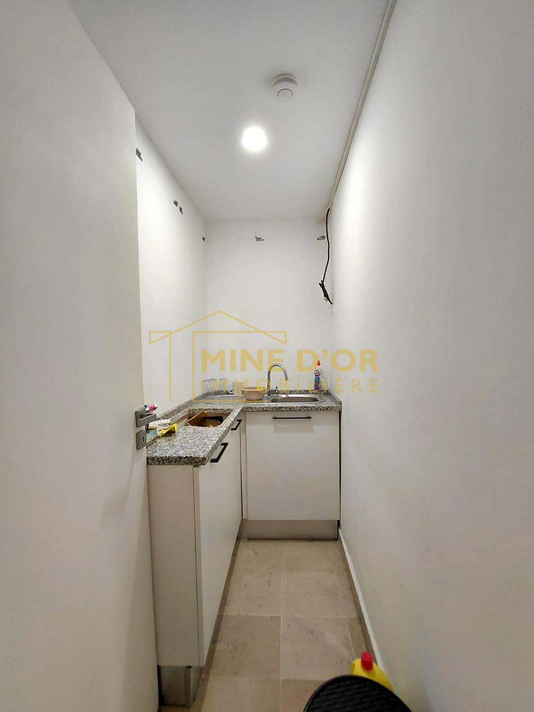 Bab Bhar&nbsp;Montplaisir&nbsp;Bureaux & Commerces&nbsp;Bureau&nbsp;Al plateau 380m au coeur montplaisir